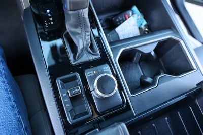 2025 Toyota TUNDRA 4X4 SR5