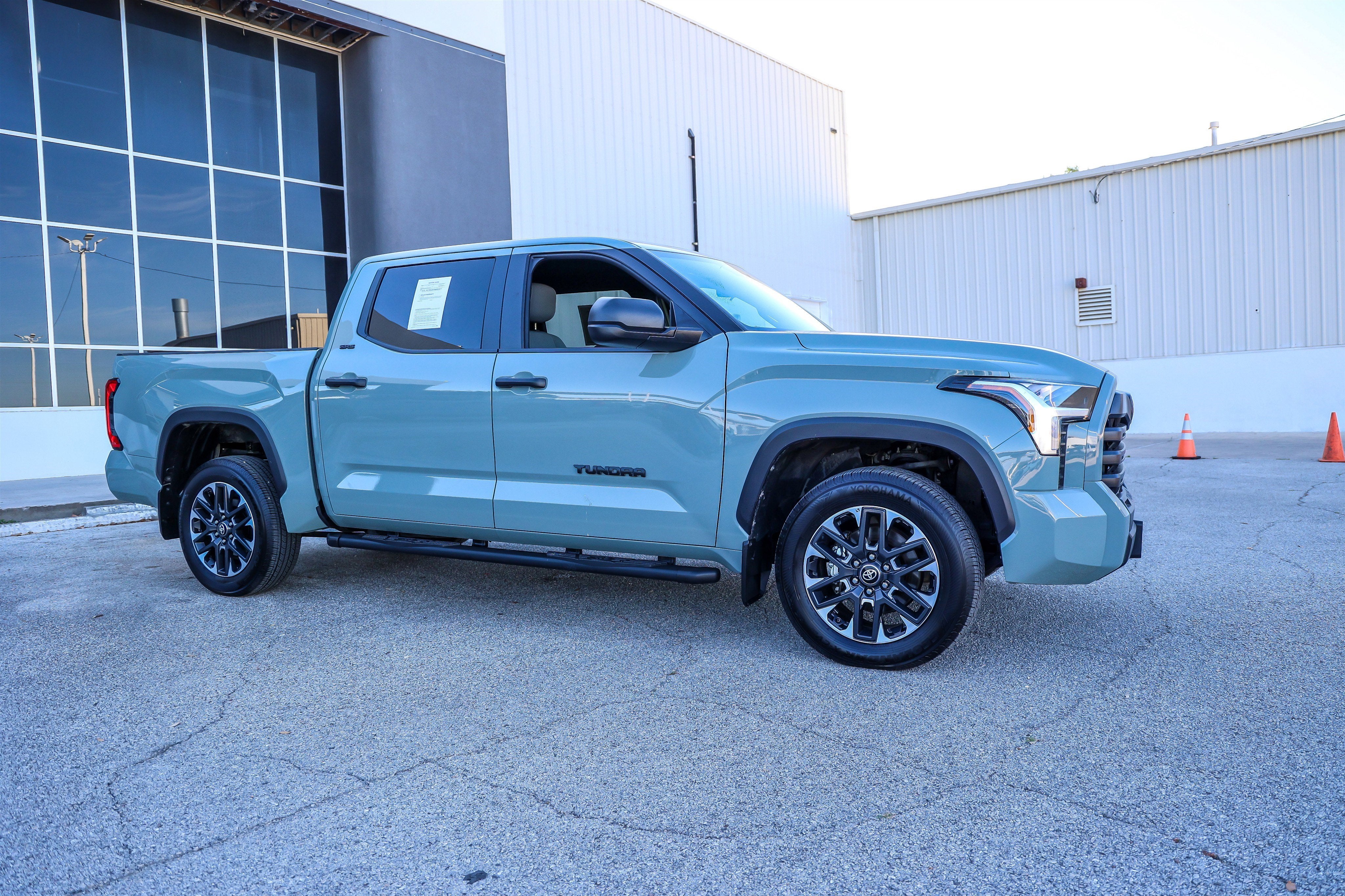 2025 Toyota TUNDRA 4X4 SR5