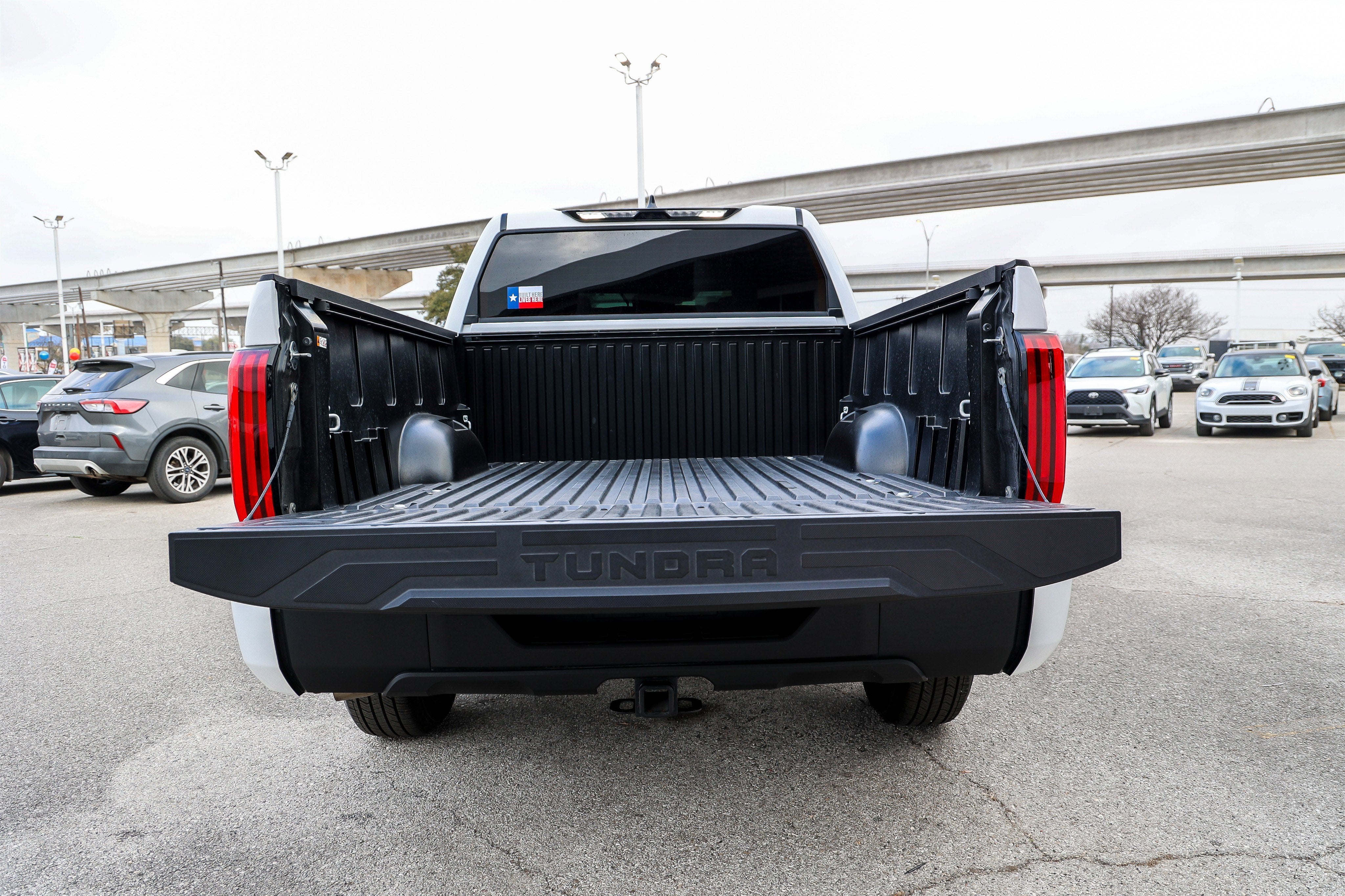 2025 Toyota TUNDRA 4X4 SR5