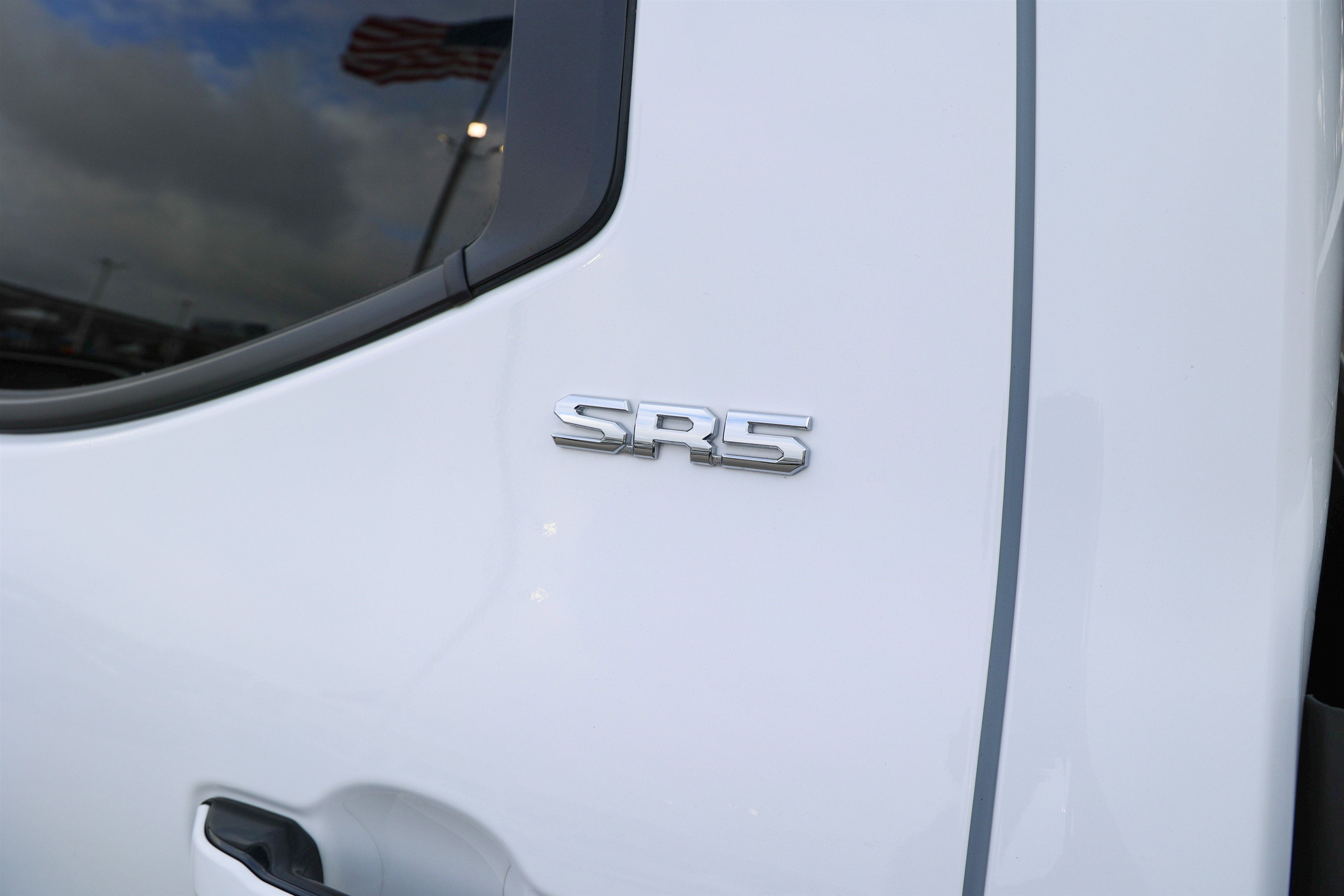 2025 Toyota TUNDRA 4X4 SR5