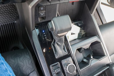 2025 Toyota TUNDRA 4X4 SR5