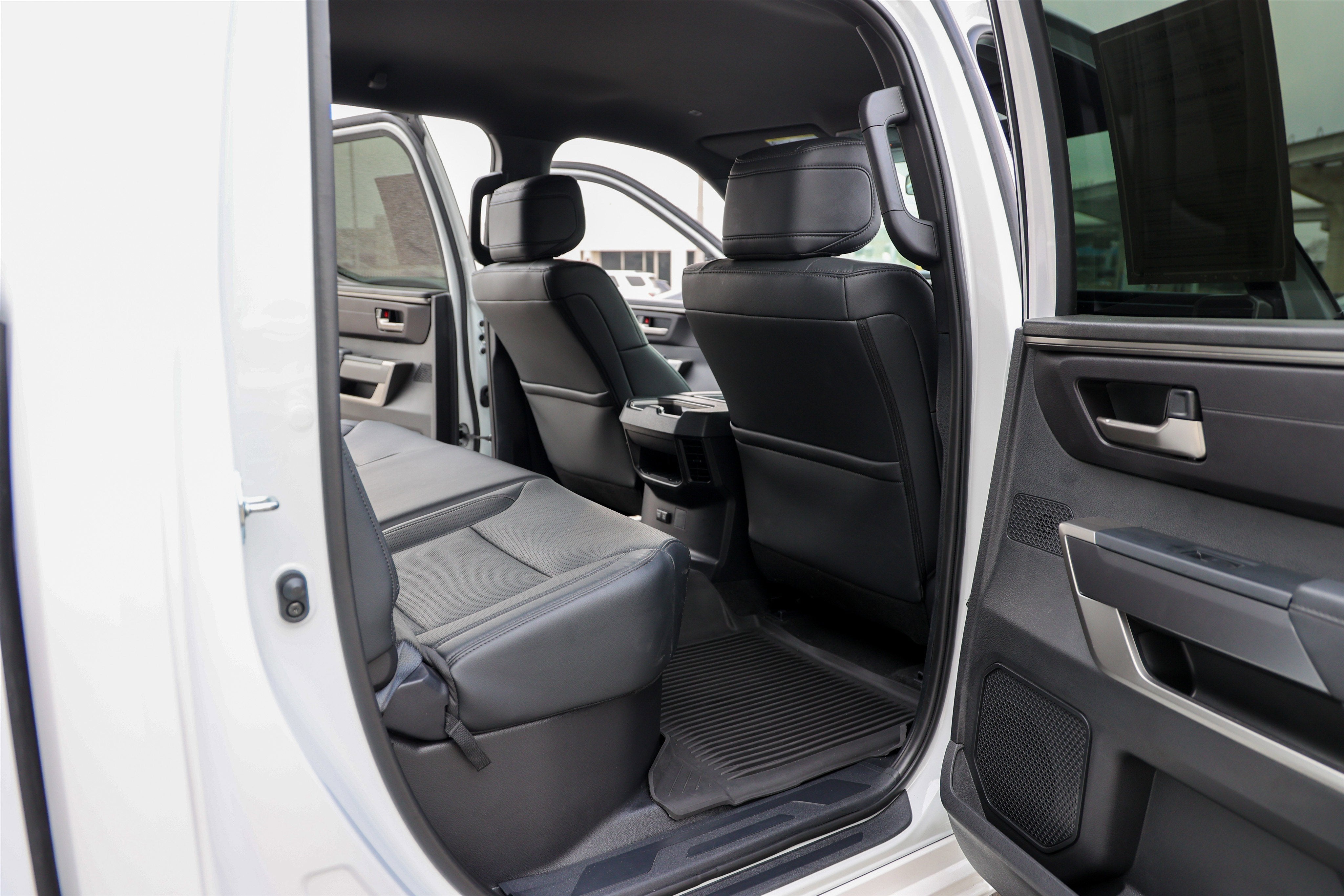 2025 Toyota TUNDRA 4X4 SR5