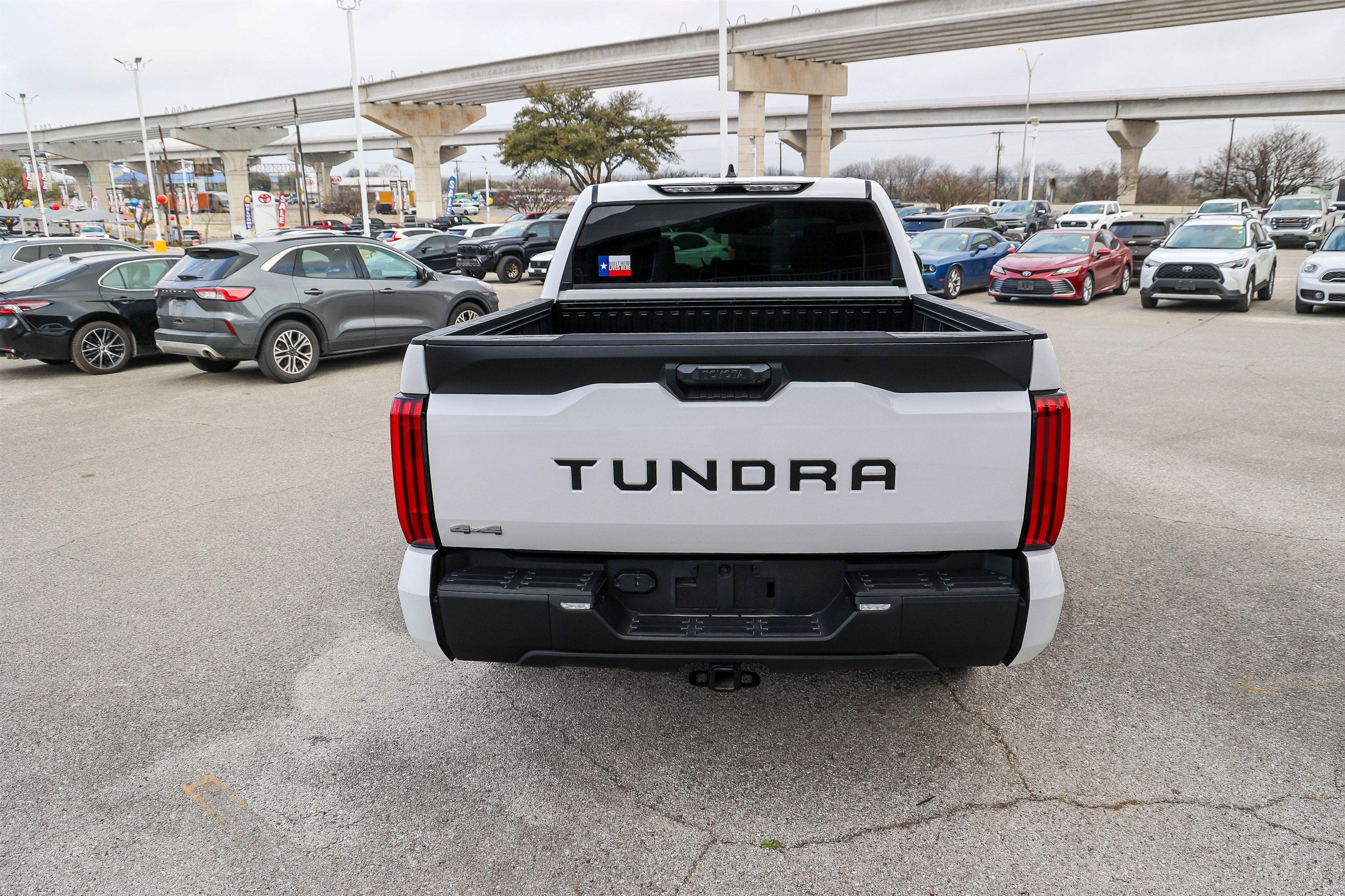 2025 Toyota TUNDRA 4X4 SR5