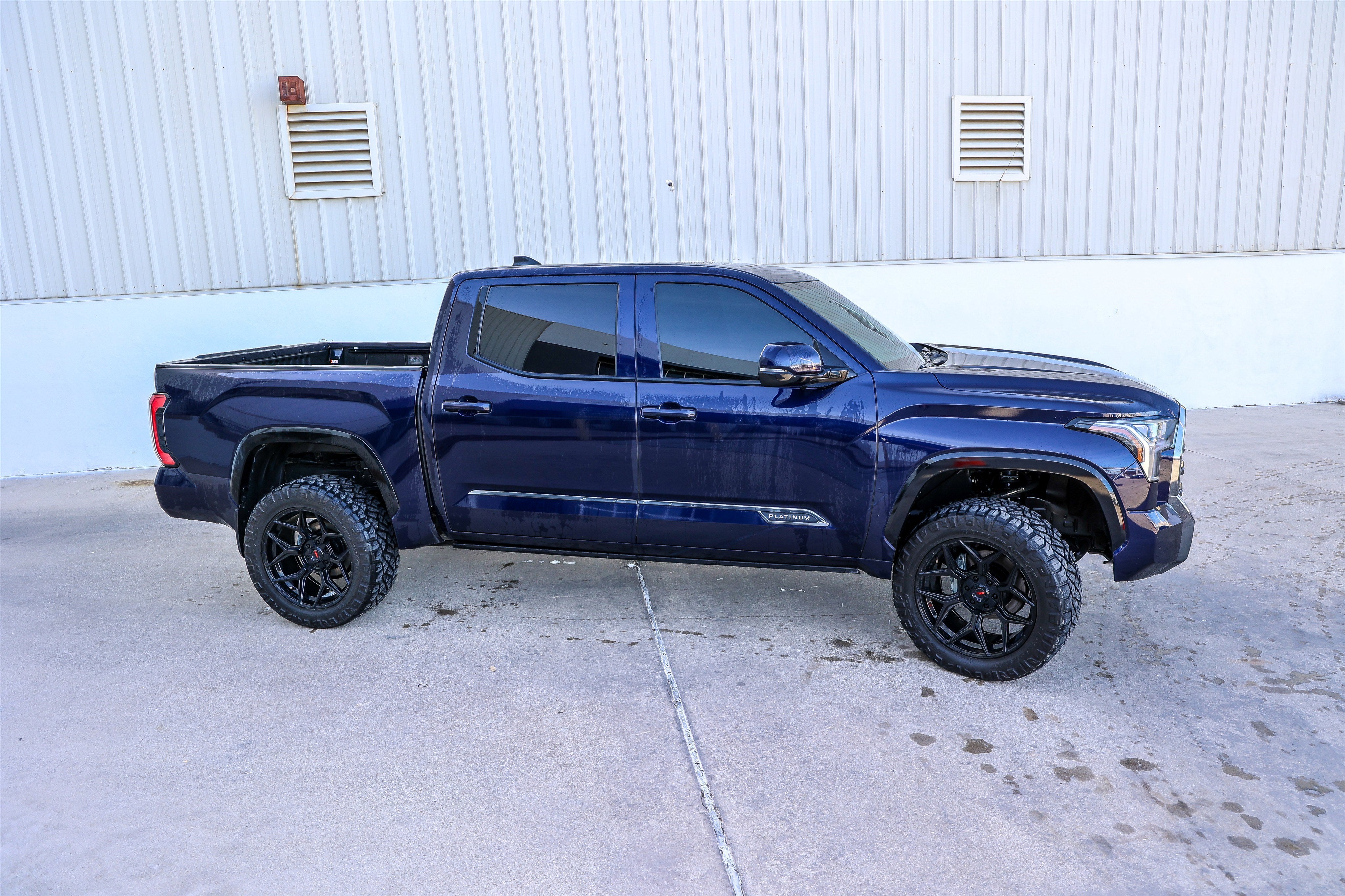 2025 Toyota TUNDRA 4X4 Platinum