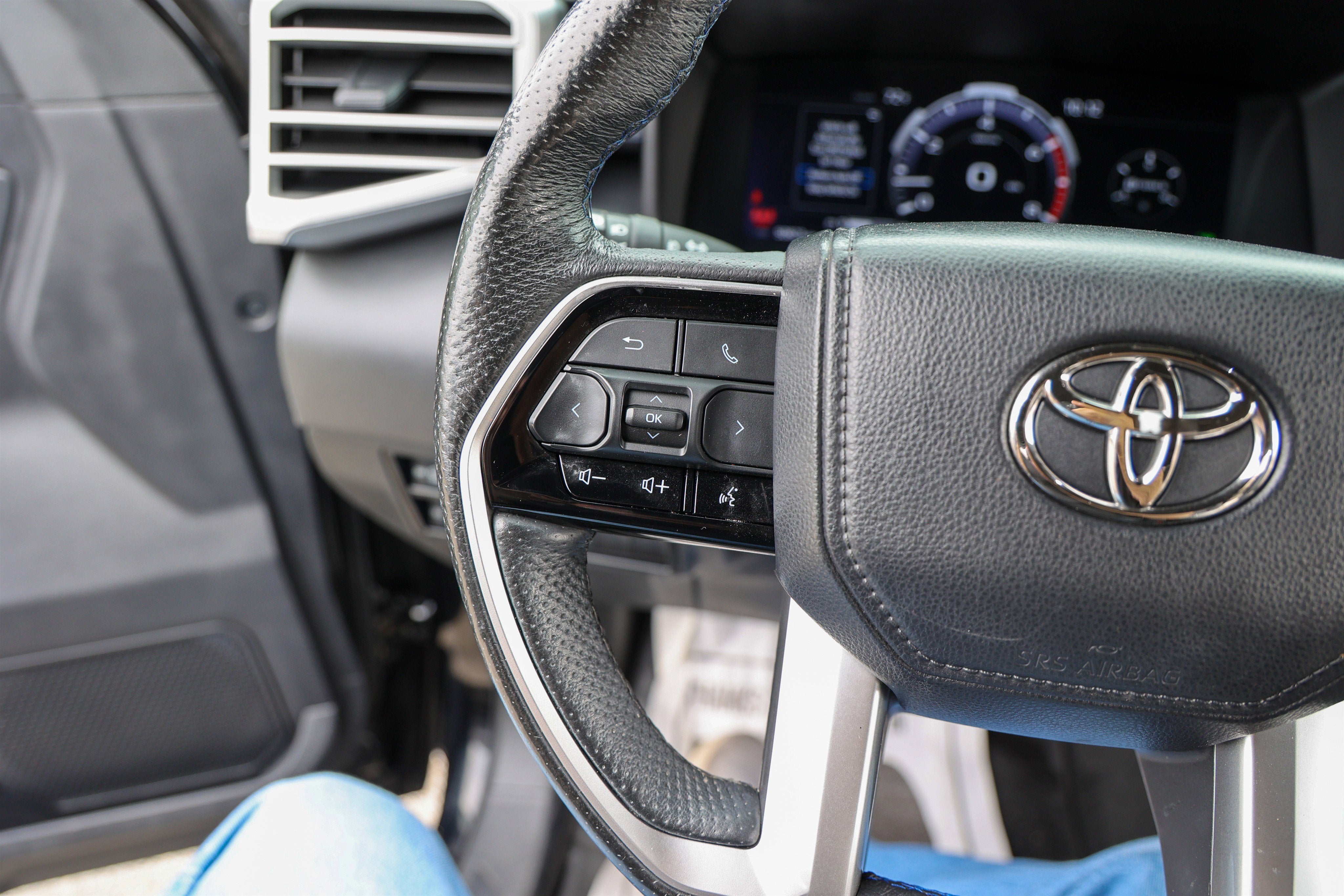 2023 Toyota TUNDRA 4X4 Platinum