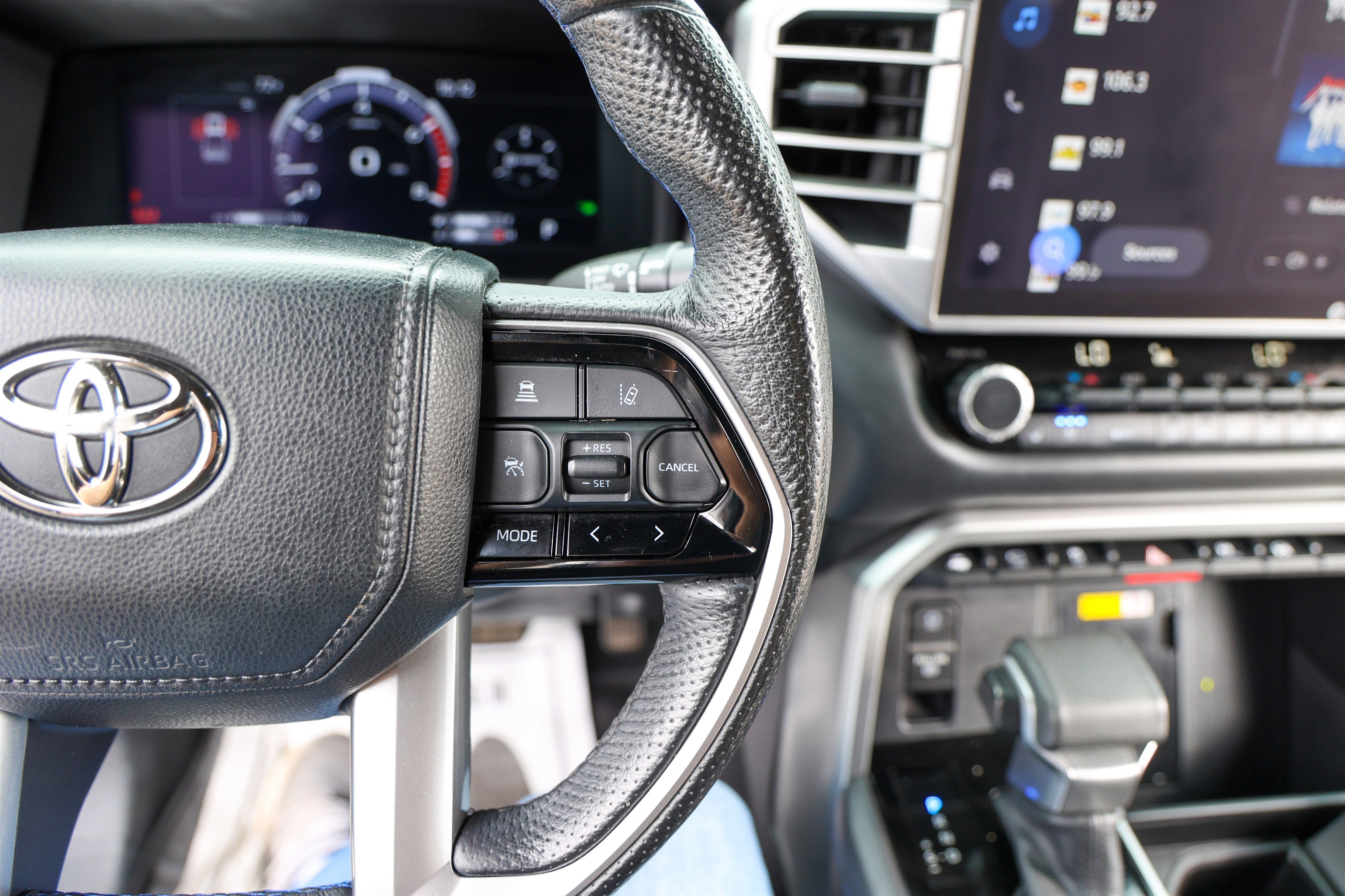 2023 Toyota TUNDRA 4X4 Platinum