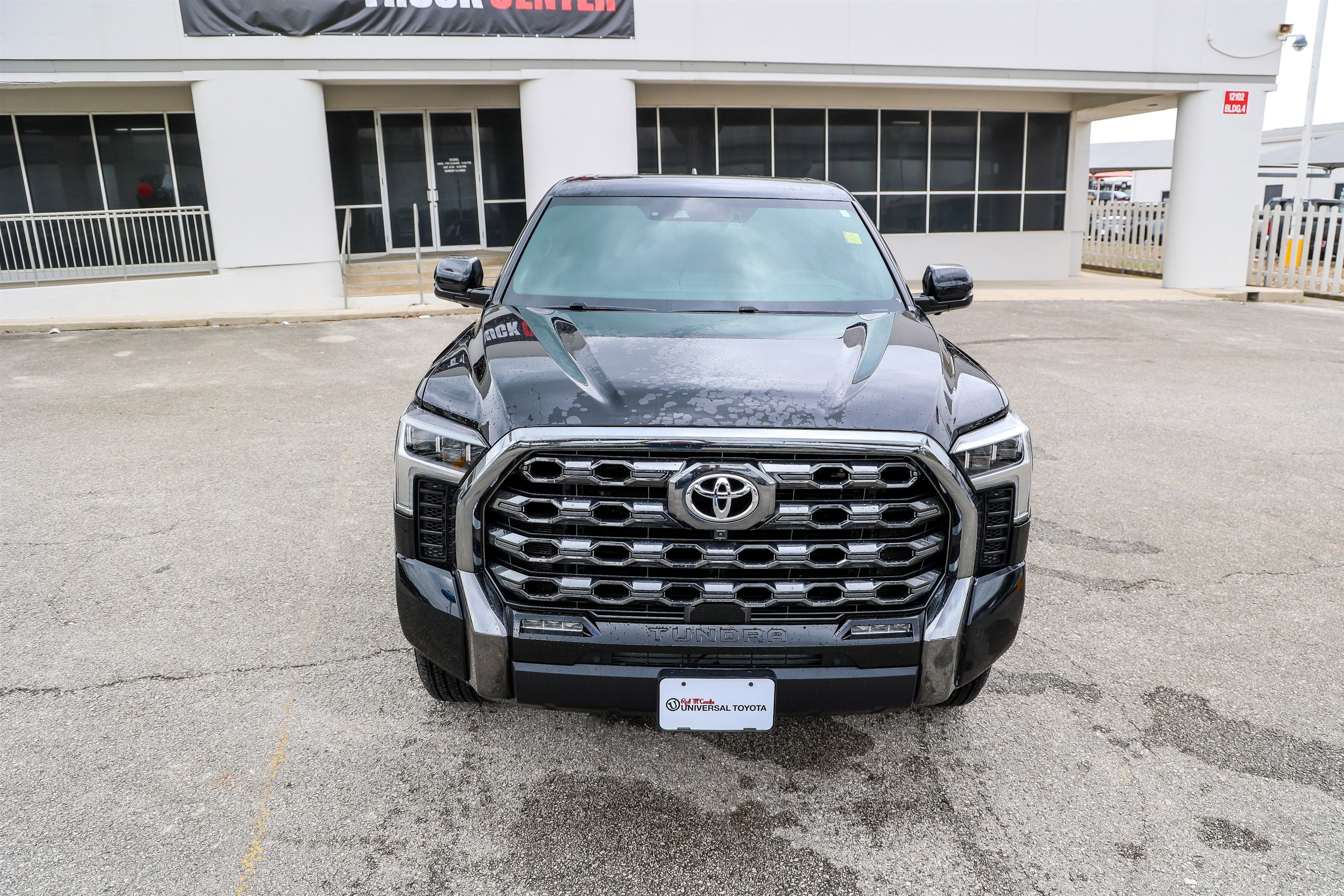 2023 Toyota TUNDRA 4X4 Platinum