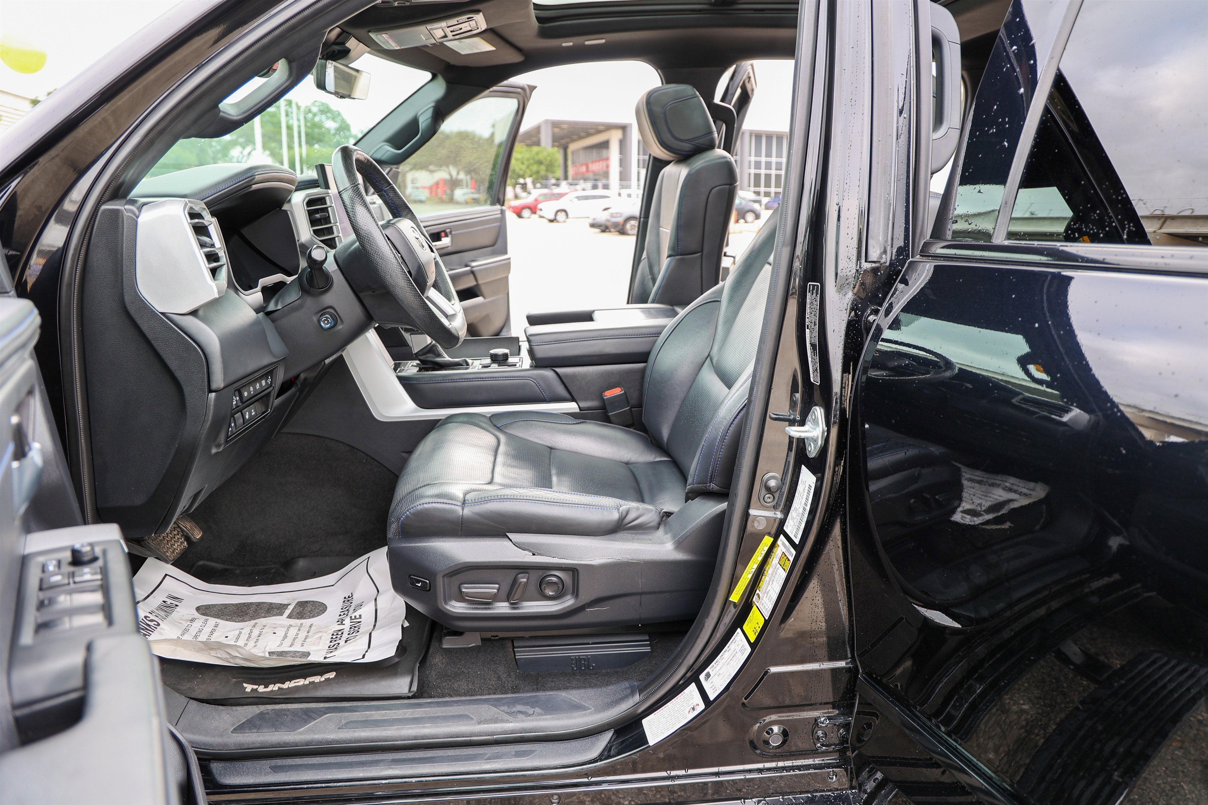 2023 Toyota TUNDRA 4X4 Platinum