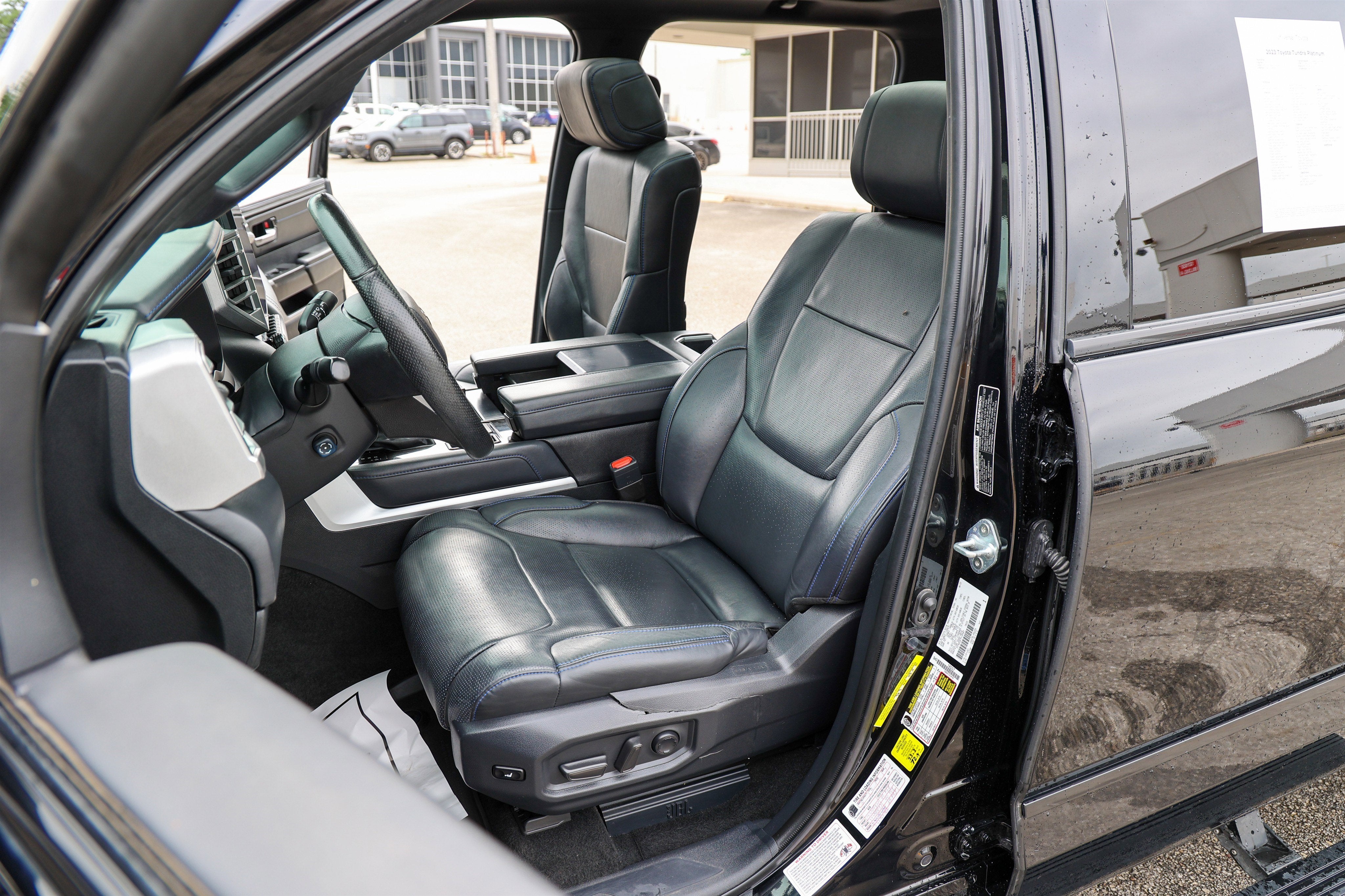 2023 Toyota TUNDRA 4X4 Platinum