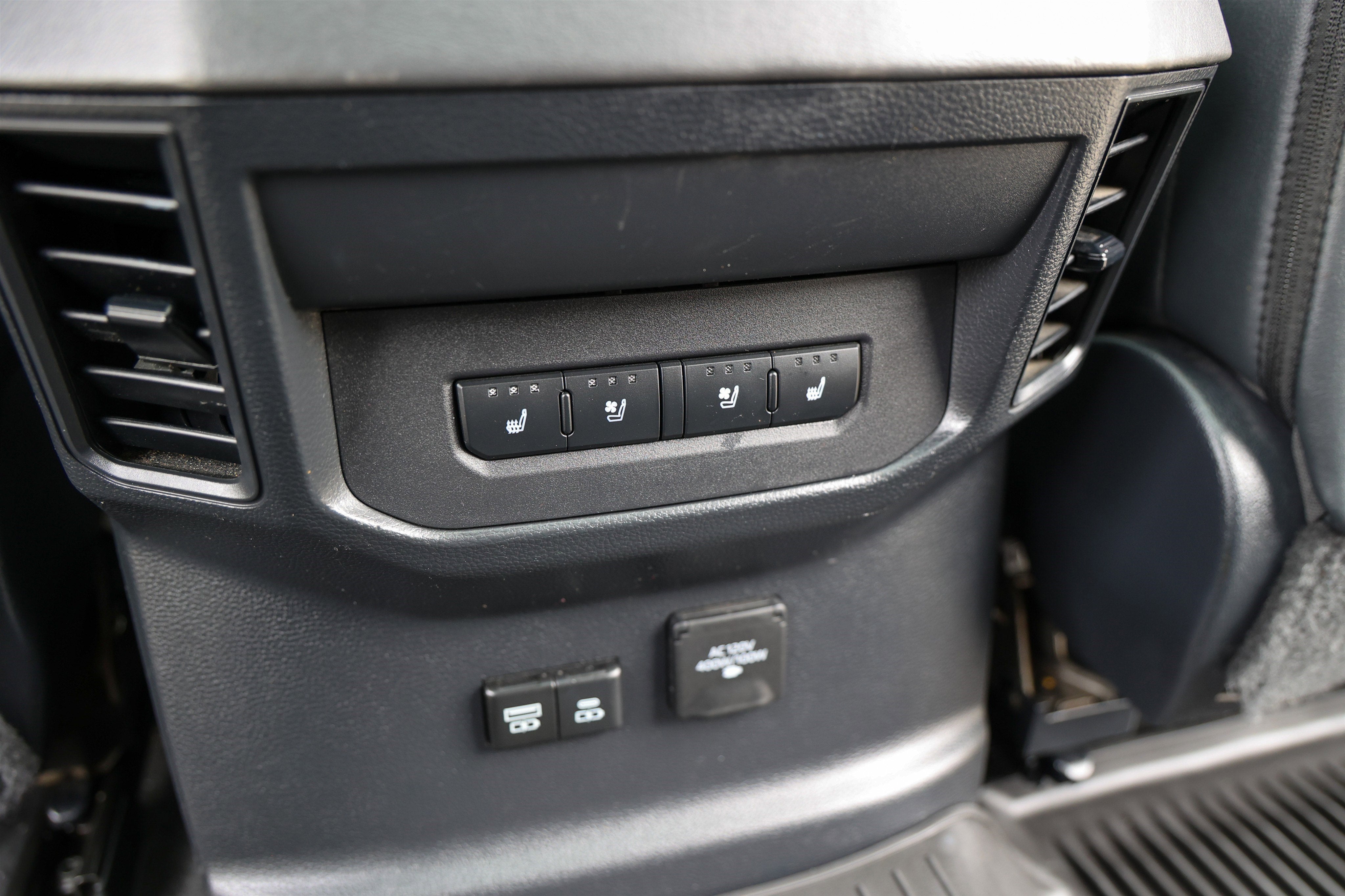 2023 Toyota TUNDRA 4X4 Platinum