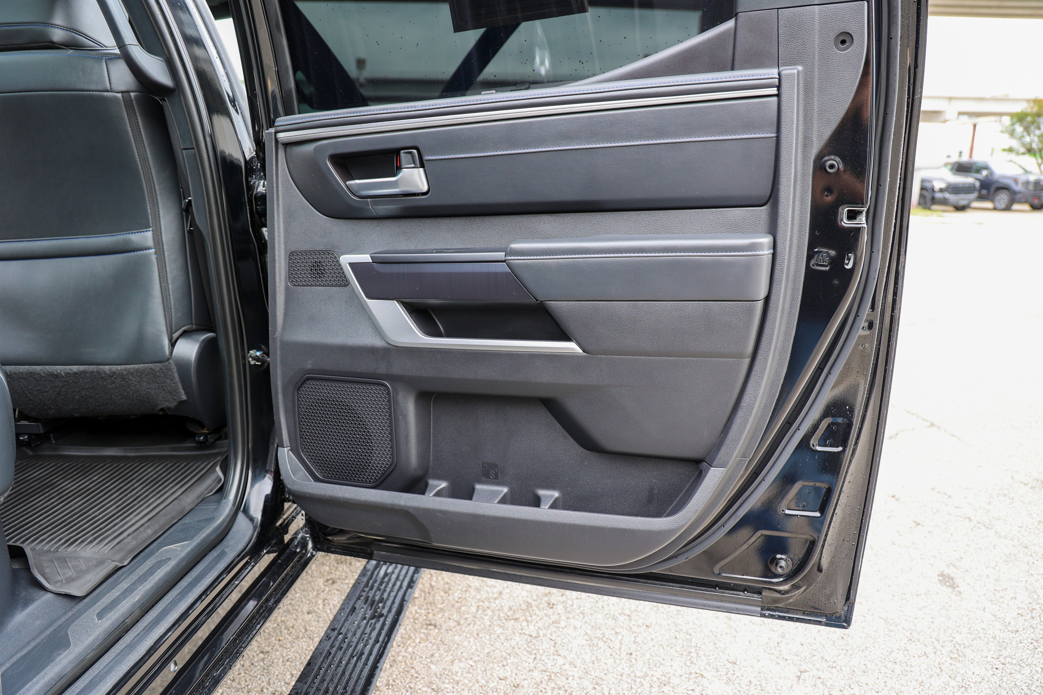 2023 Toyota TUNDRA 4X4 Platinum