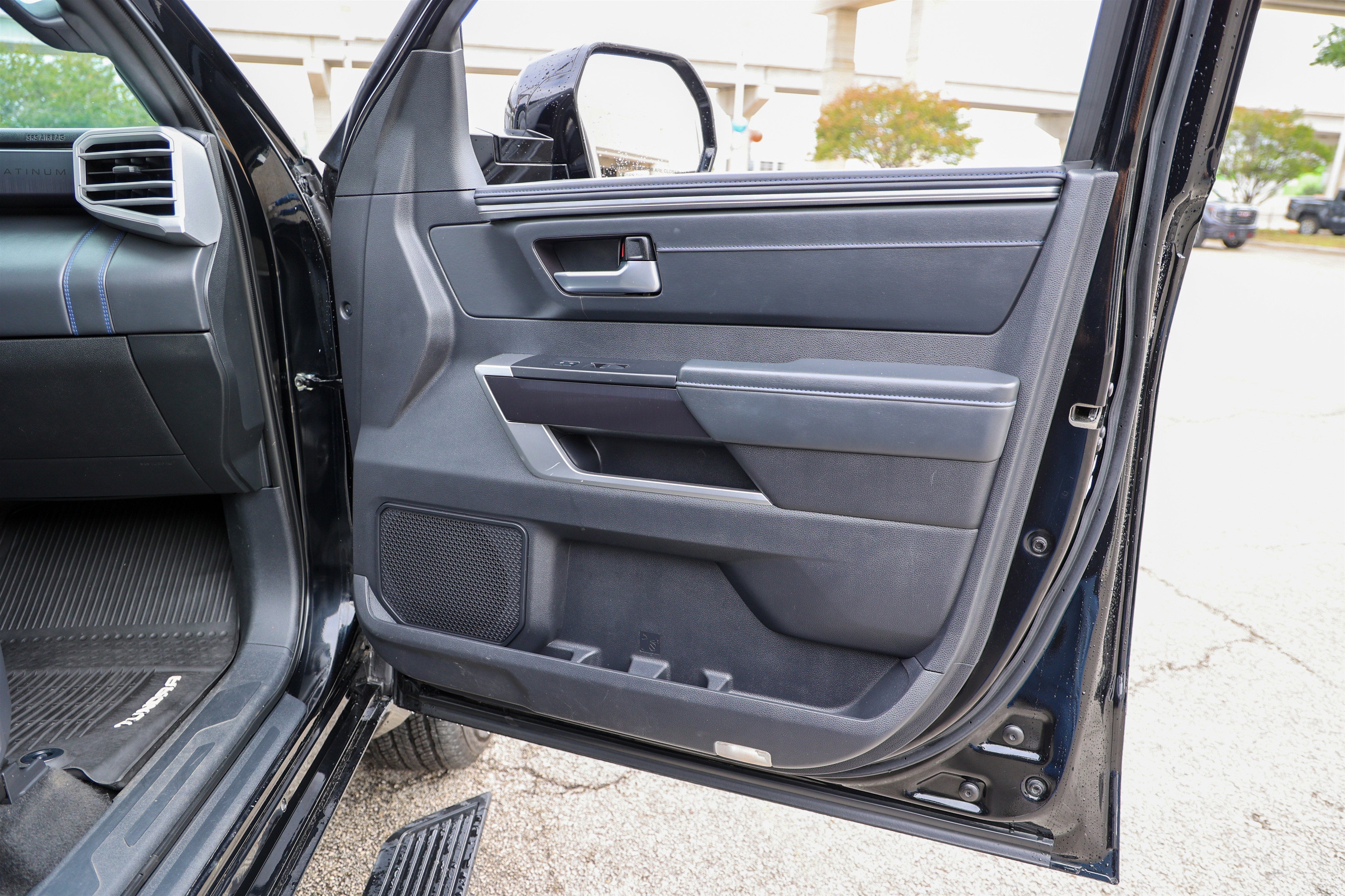 2023 Toyota TUNDRA 4X4 Platinum