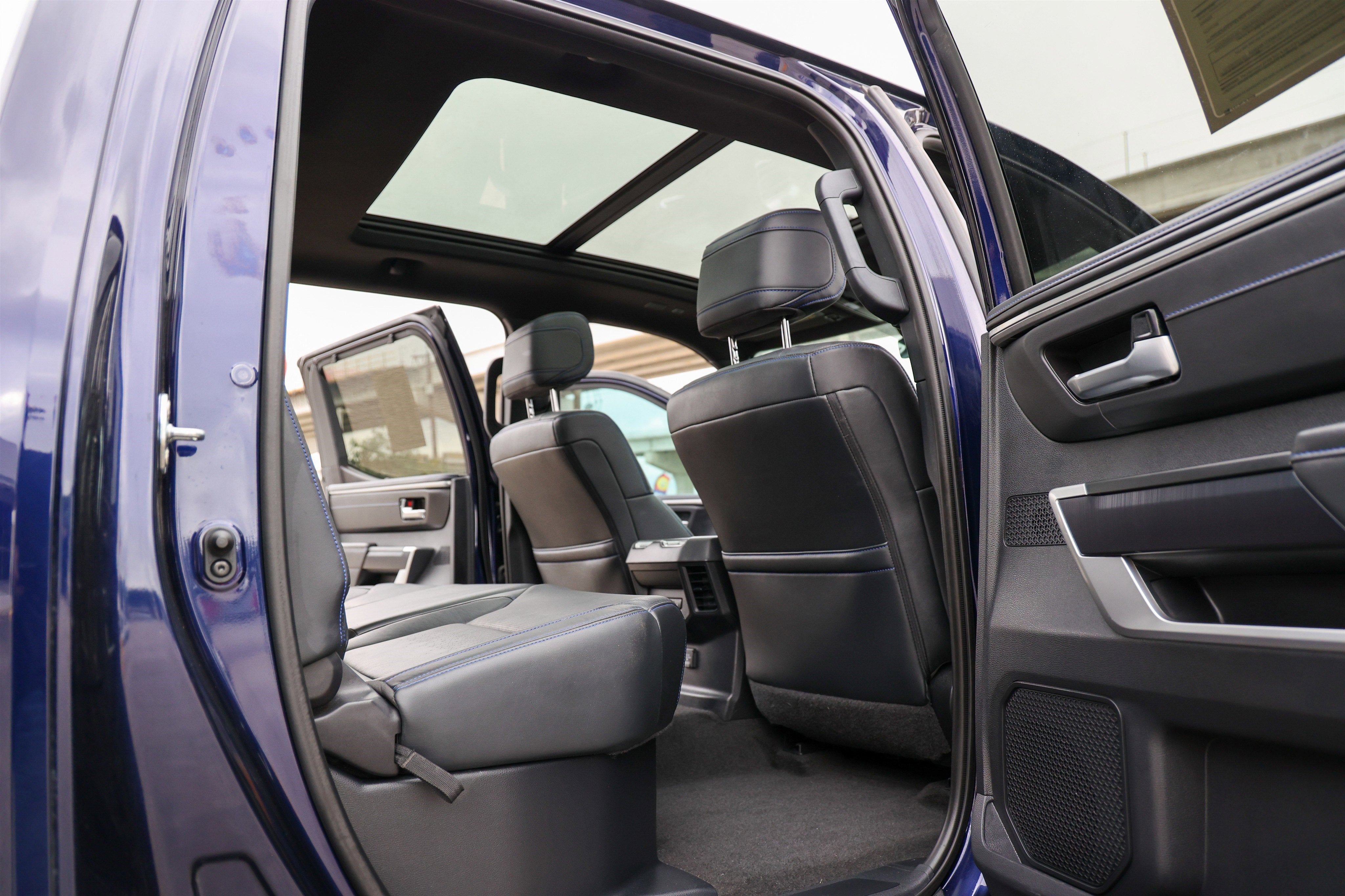 2023 Toyota TUNDRA 4X4 Platinum