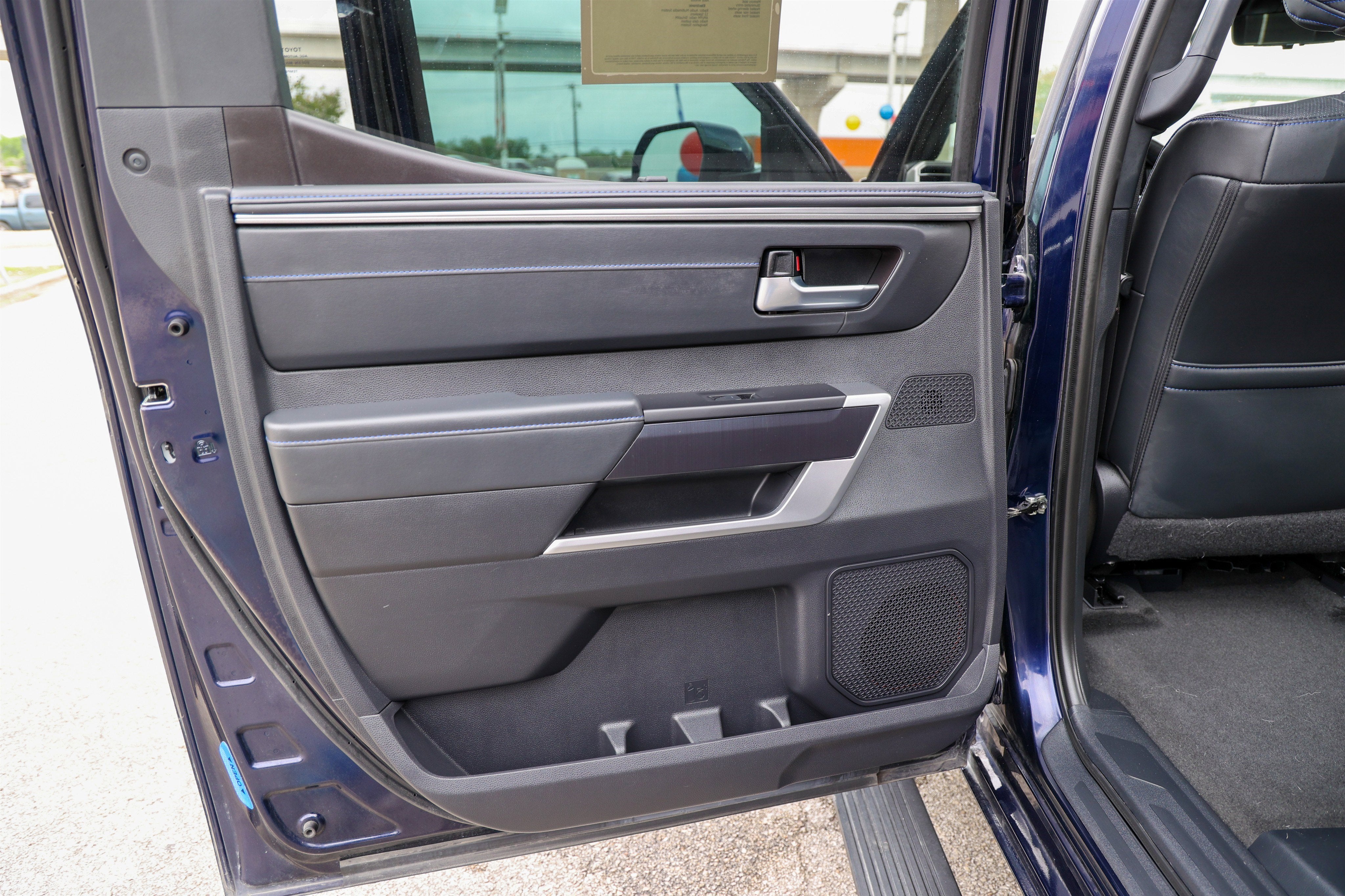 2023 Toyota TUNDRA 4X4 Platinum