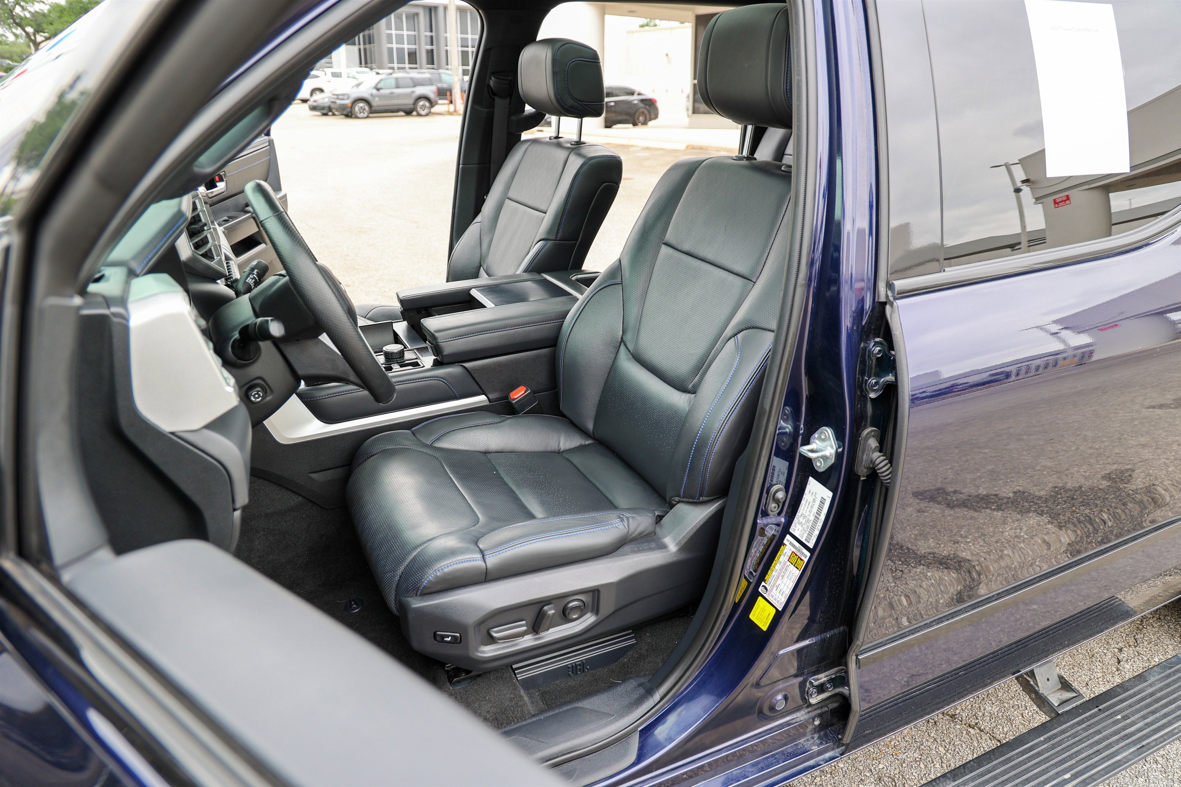 2023 Toyota TUNDRA 4X4 Platinum