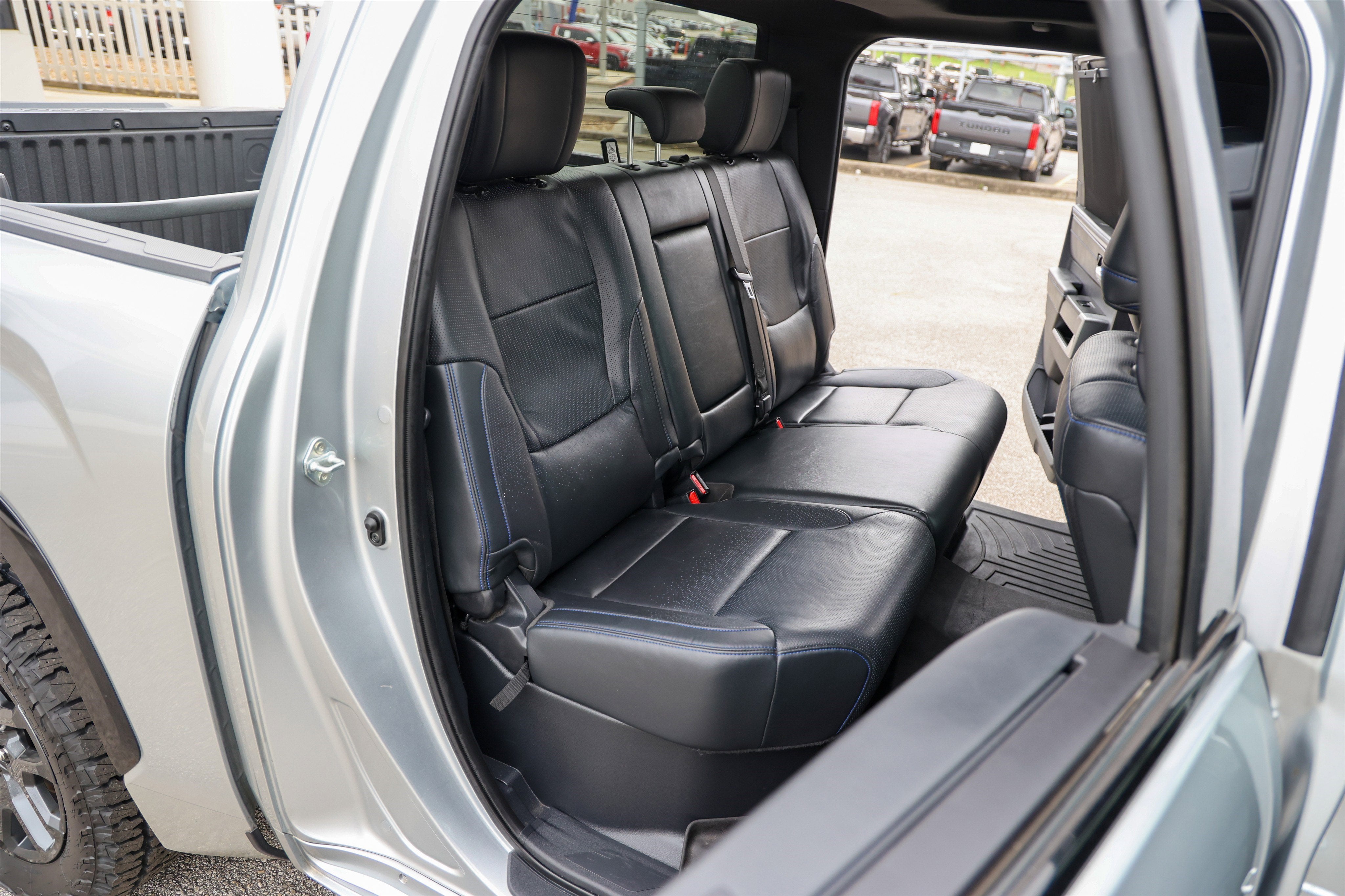 2023 Toyota TUNDRA 4X4 Platinum