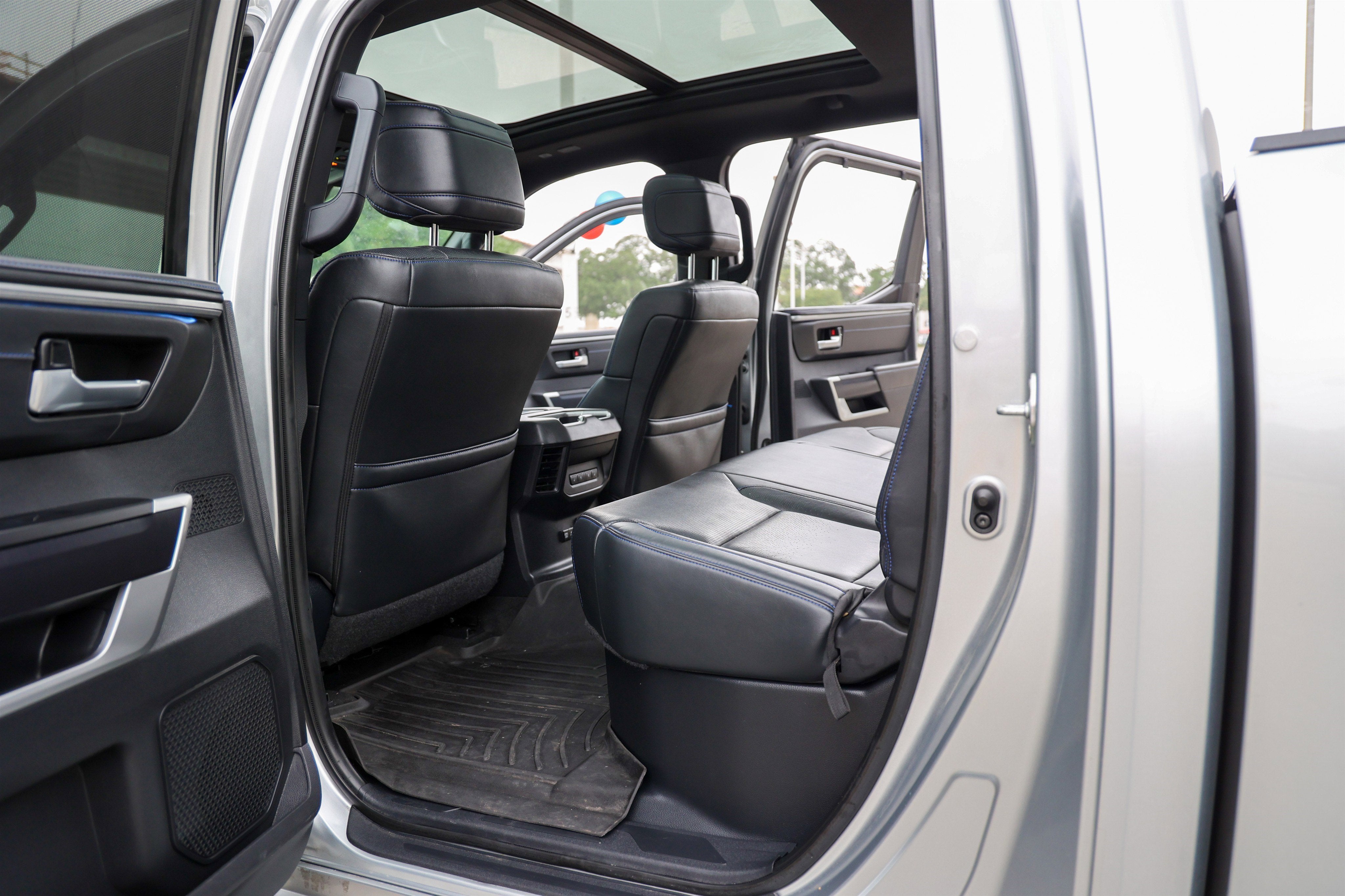 2023 Toyota TUNDRA 4X4 Platinum