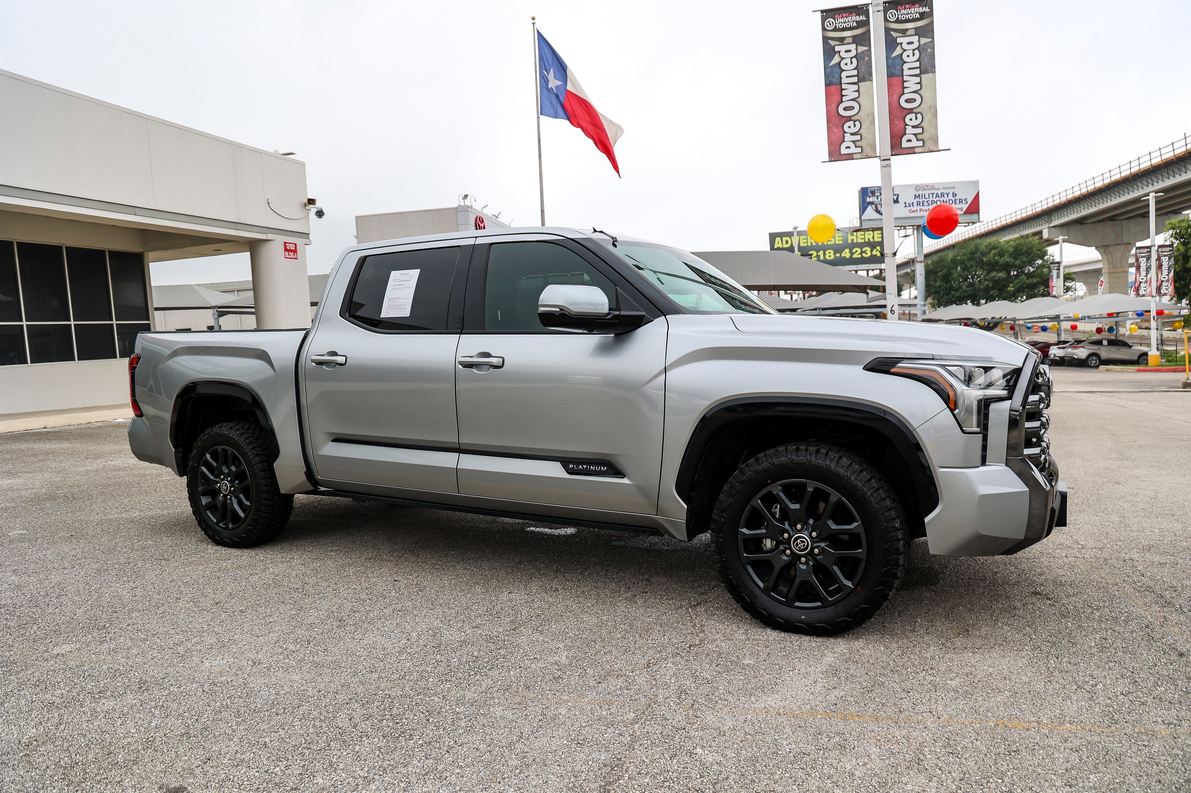 2023 Toyota TUNDRA 4X4 Platinum