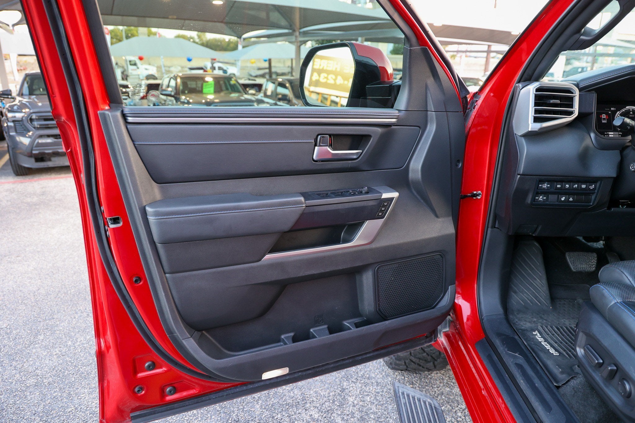 2024 Toyota Tundra i-FORCE MAX Platinum Hybrid
