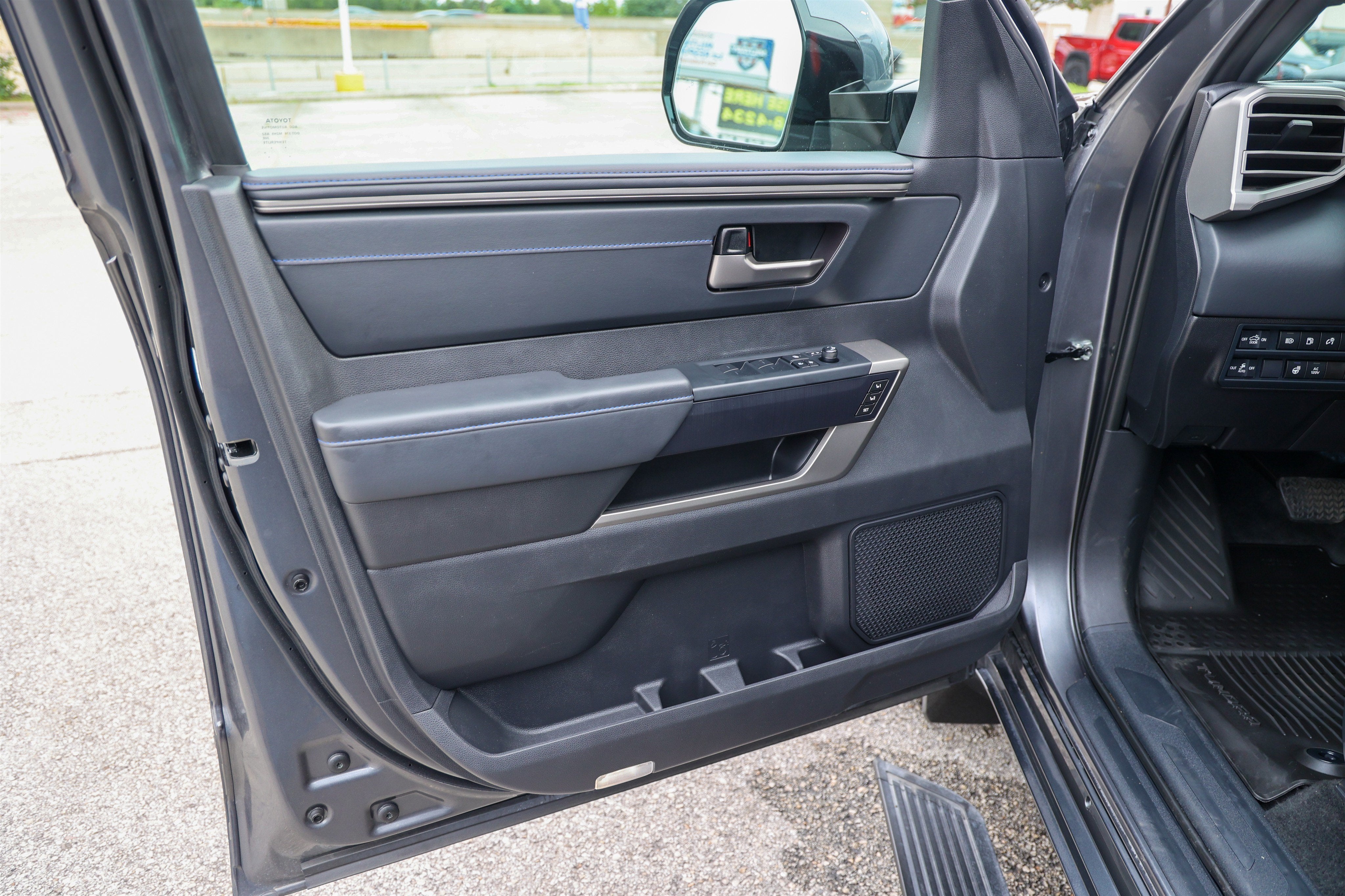 2026 Toyota Tundra i-FORCE MAX Platinum Hybrid