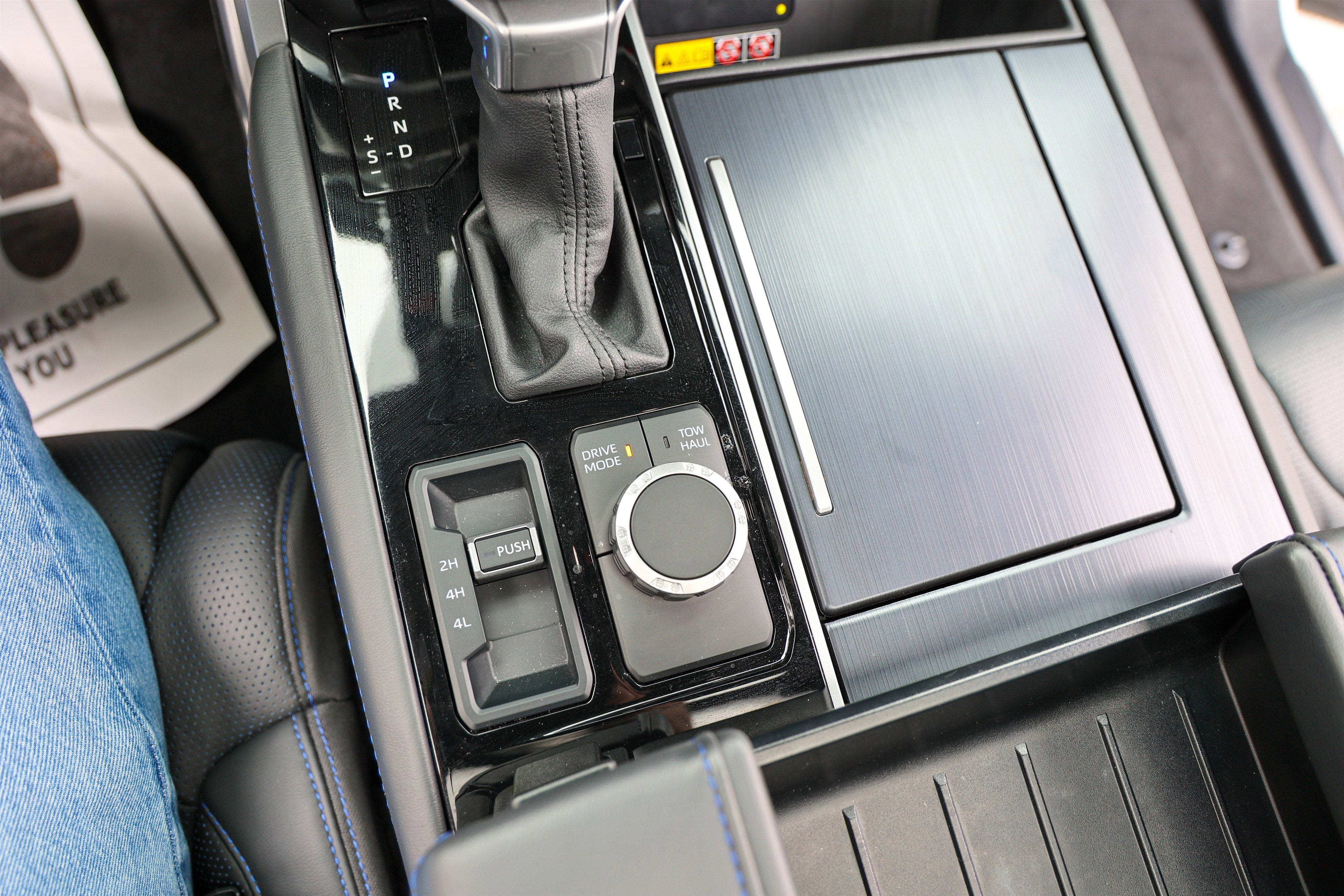 2025 Toyota TUNDRA HV 4X4 Platinum Hybrid