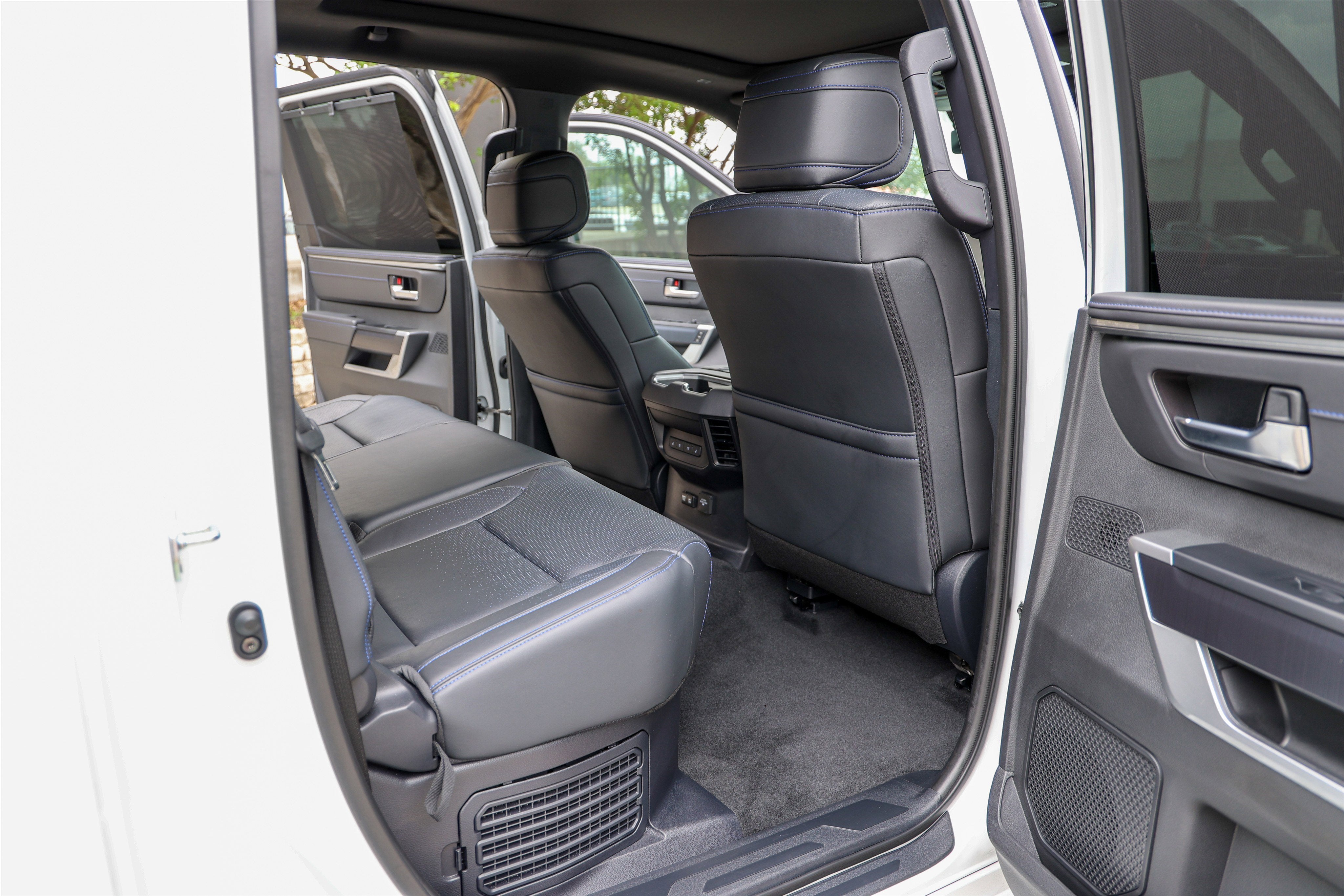 2025 Toyota TUNDRA HV 4X4 Platinum Hybrid