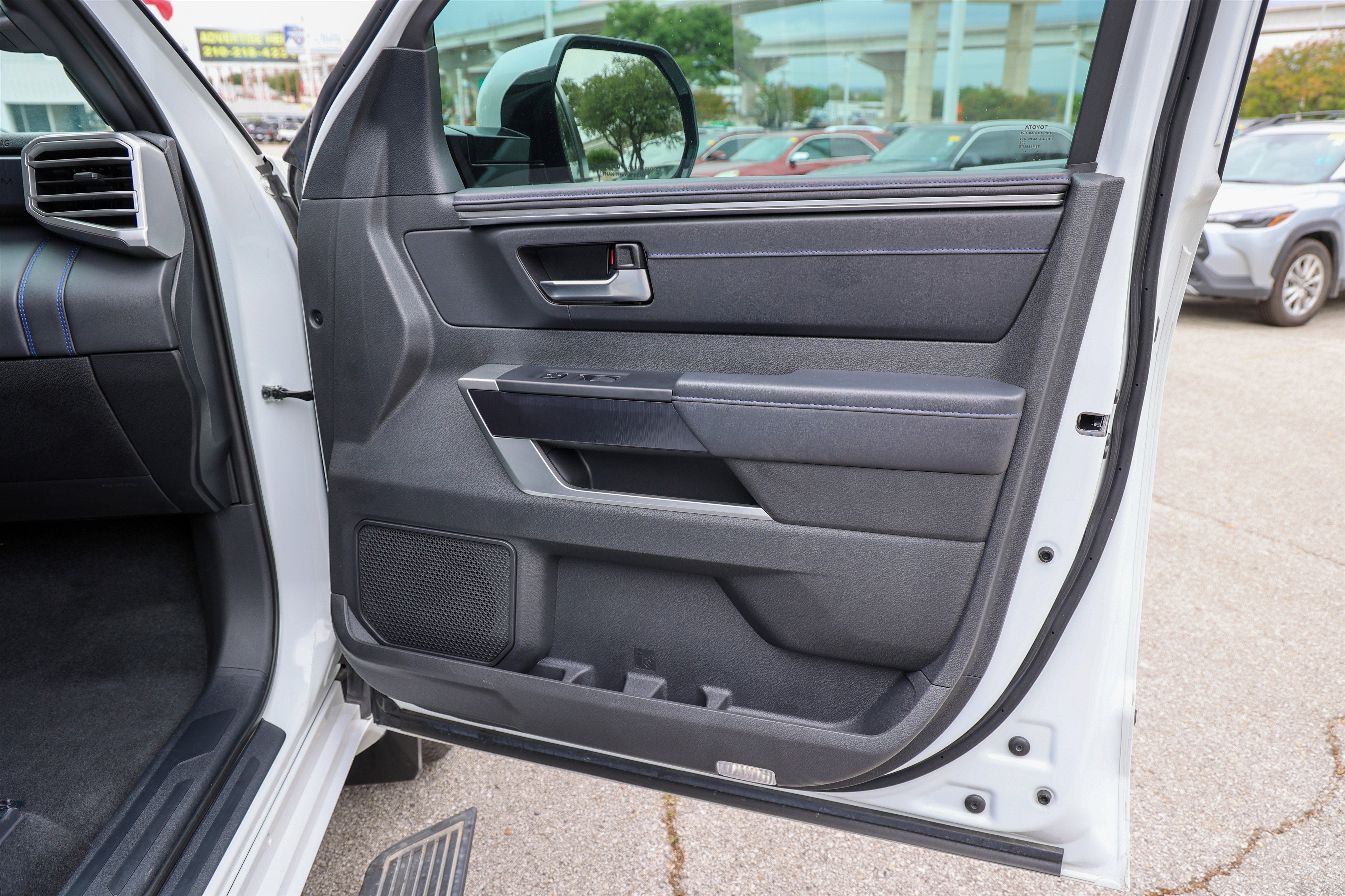 2025 Toyota TUNDRA HV 4X4 Platinum Hybrid