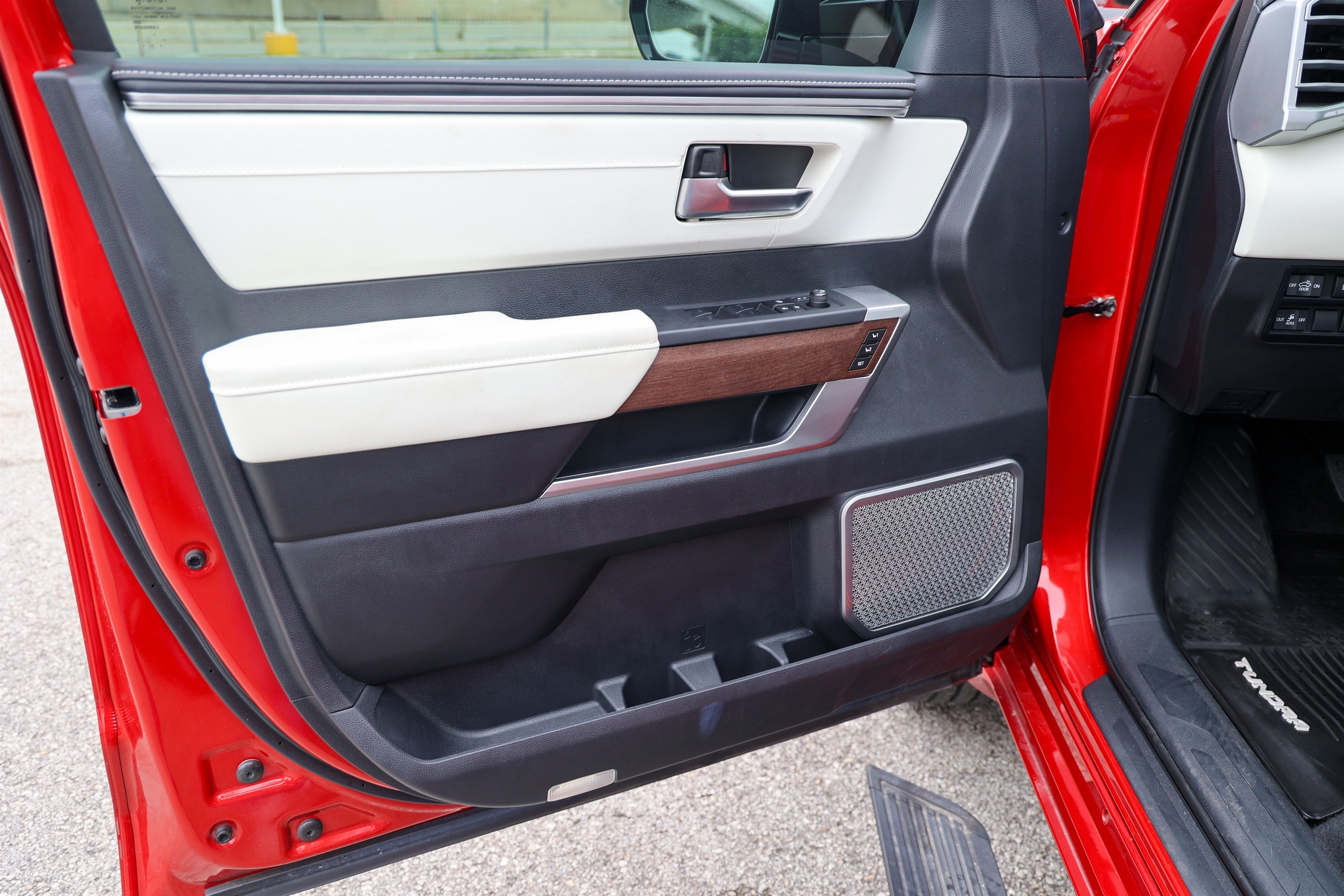 2023 Toyota Tundra i-FORCE MAX Capstone Hybrid
