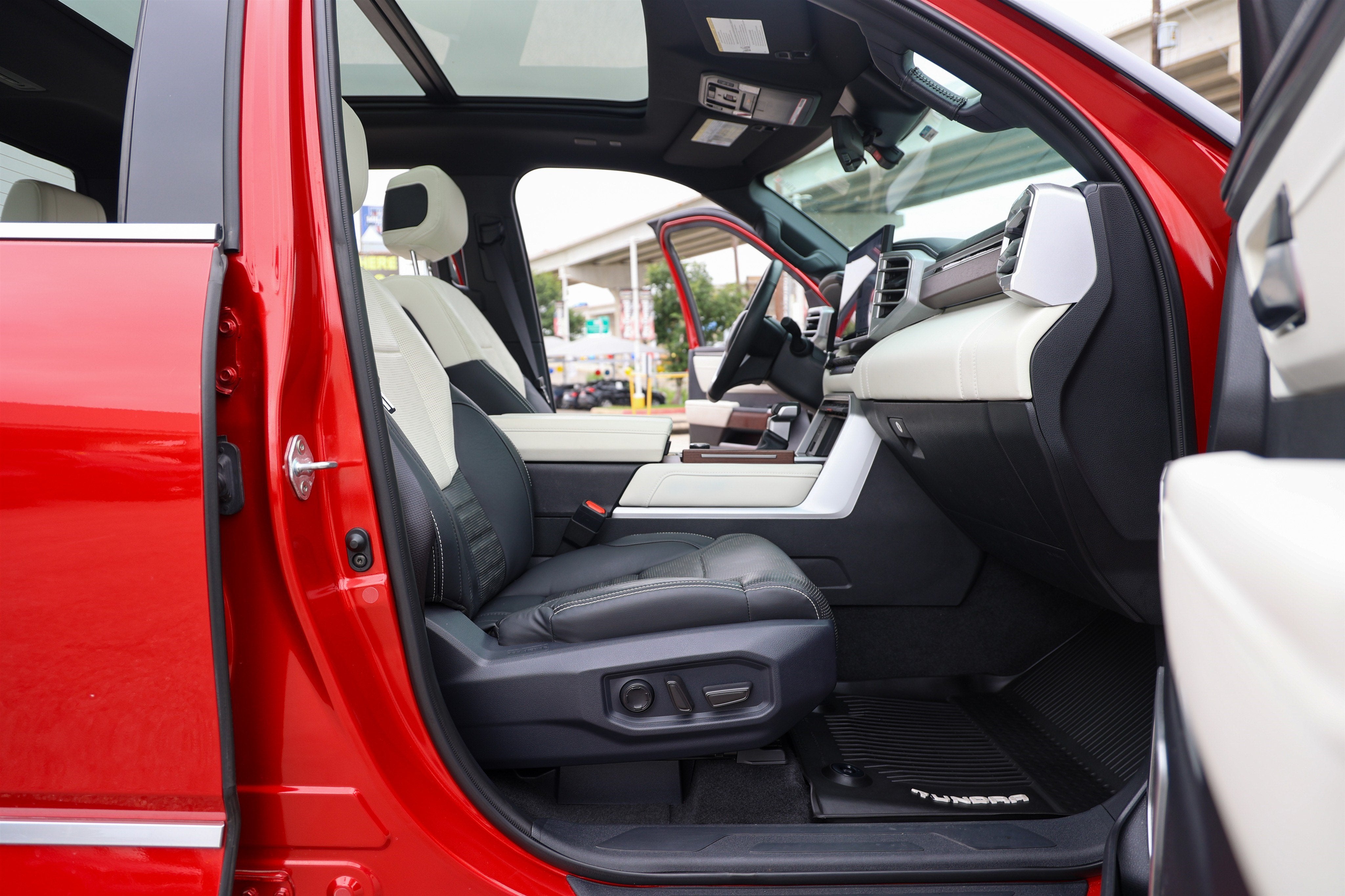 2023 Toyota Tundra i-FORCE MAX Capstone Hybrid