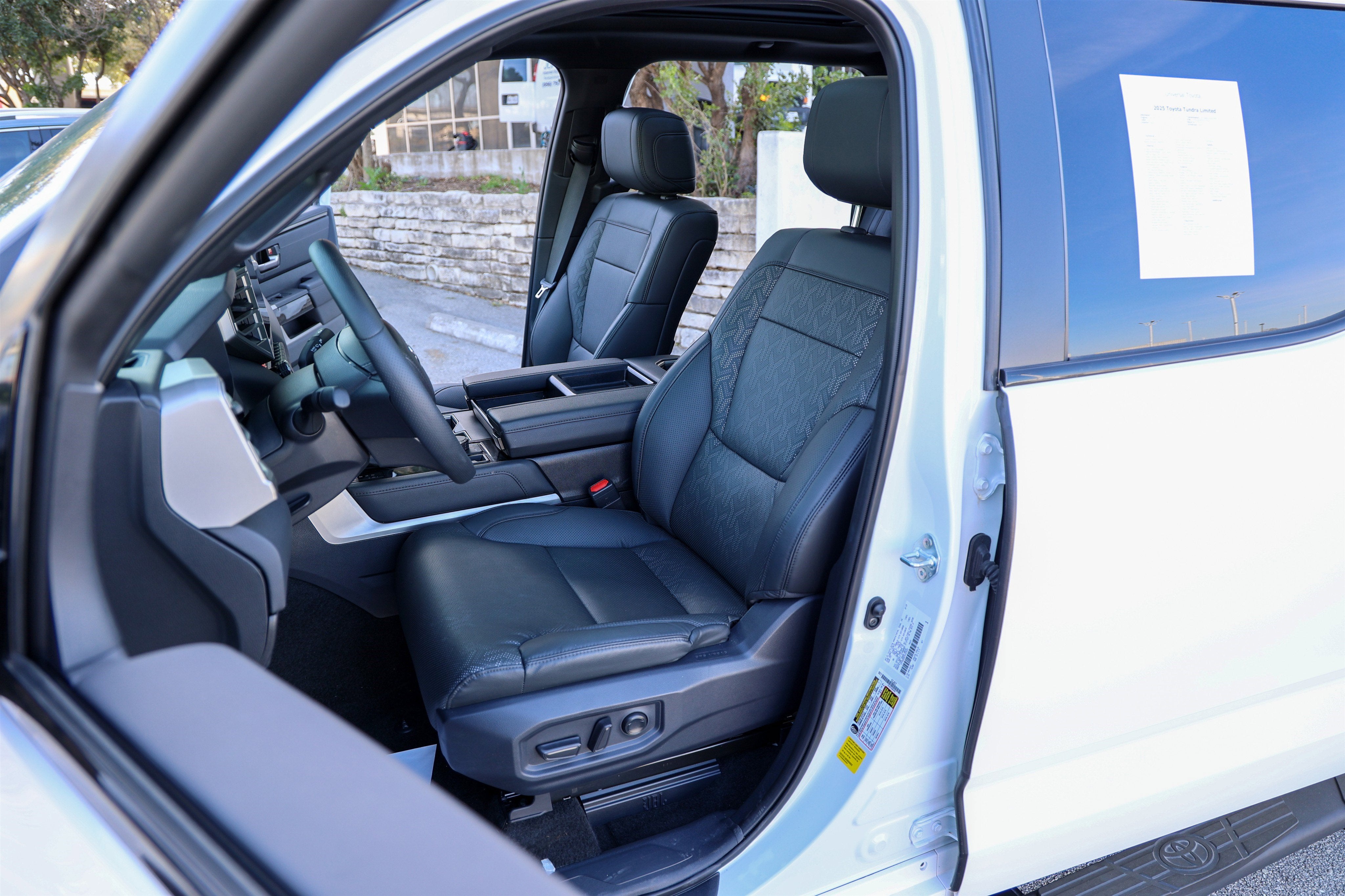 2025 Toyota TUNDRA 4X4 Limited