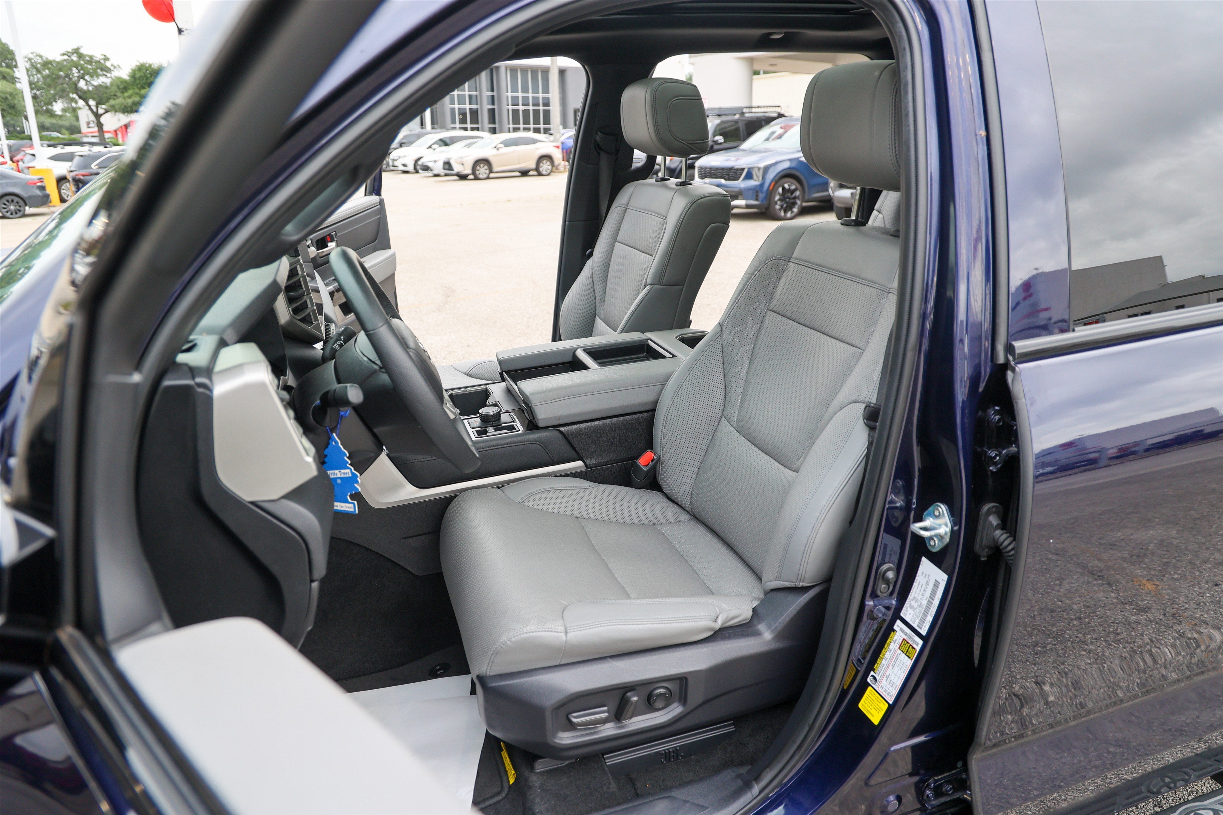 2025 Toyota TUNDRA 4X4 Limited