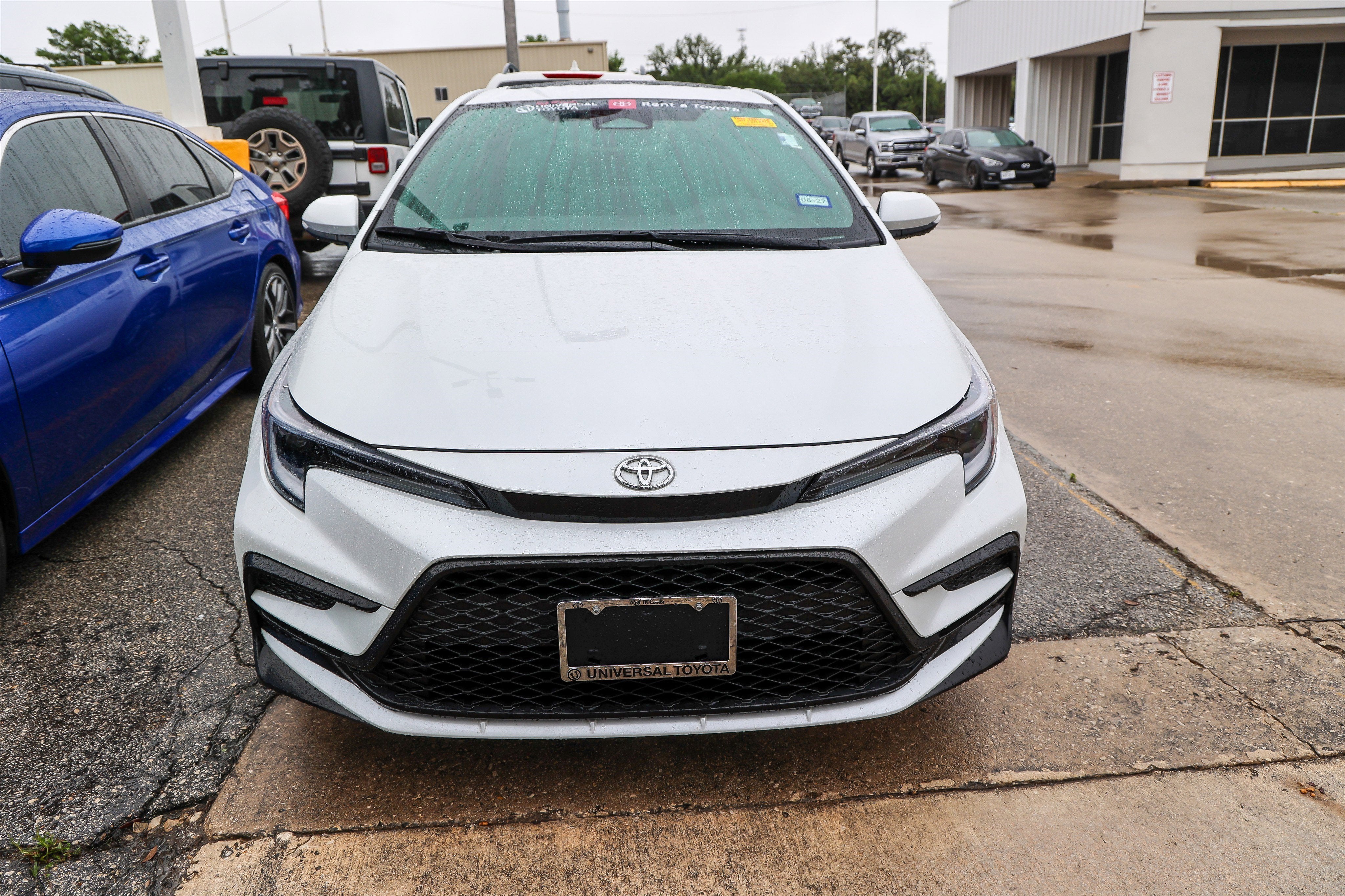 2025 Toyota COROLLA SE