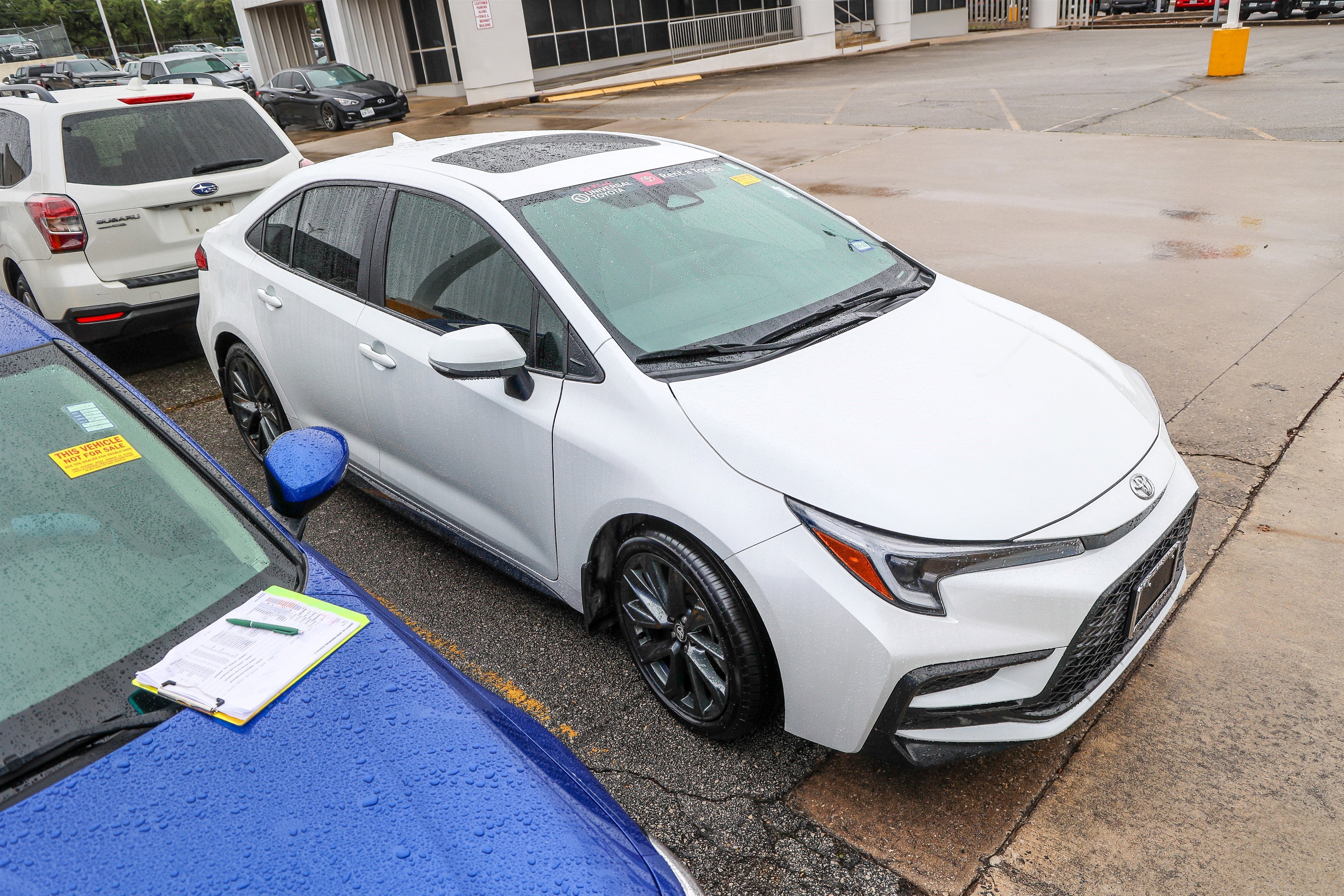 2025 Toyota COROLLA SE