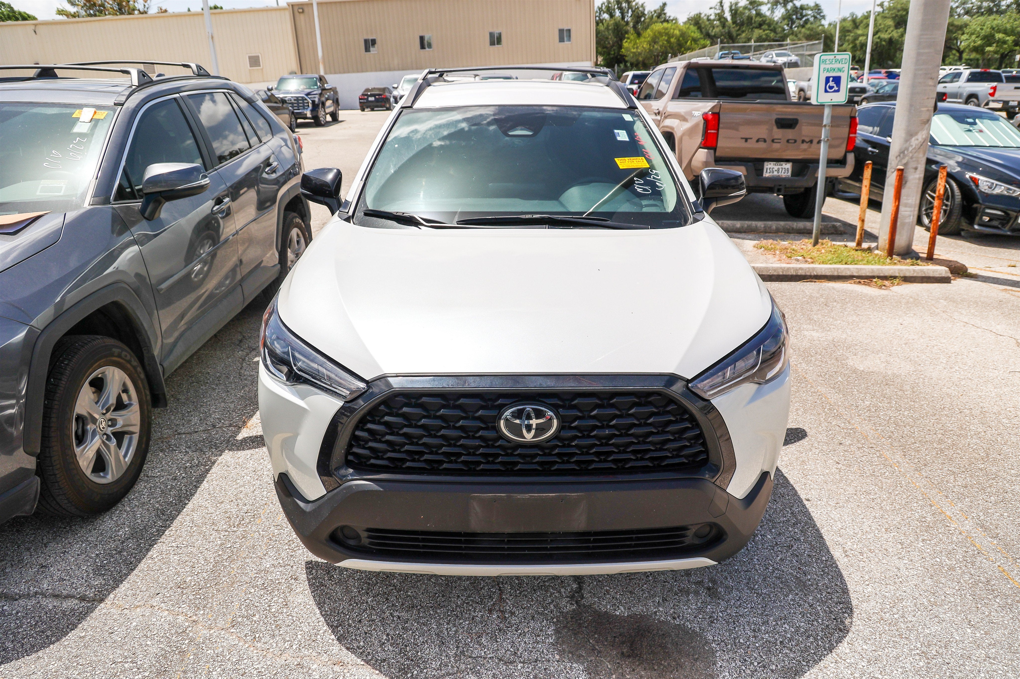 2025 Toyota Corolla Cross LE