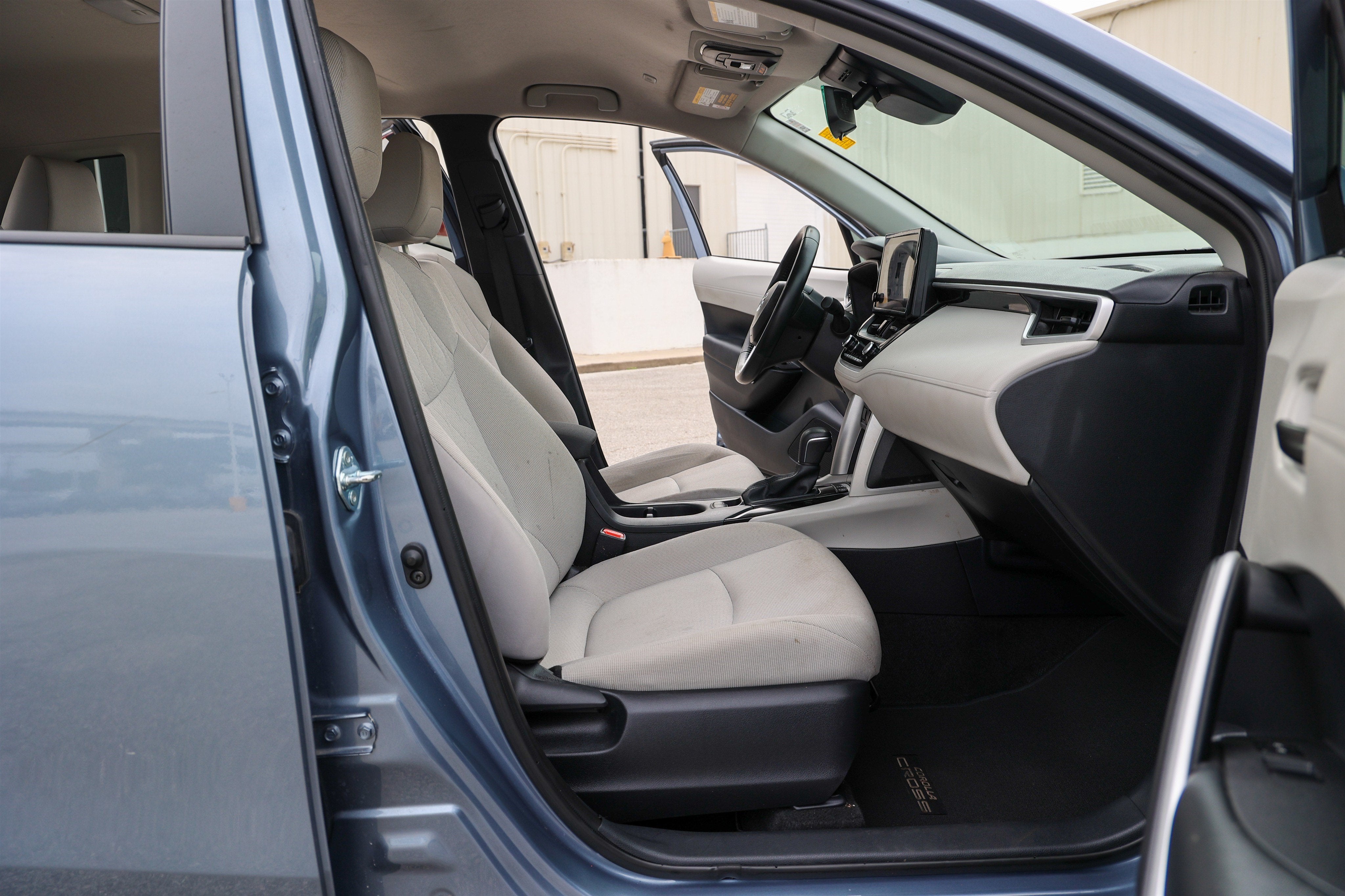 2025 Toyota Corolla Cross LE