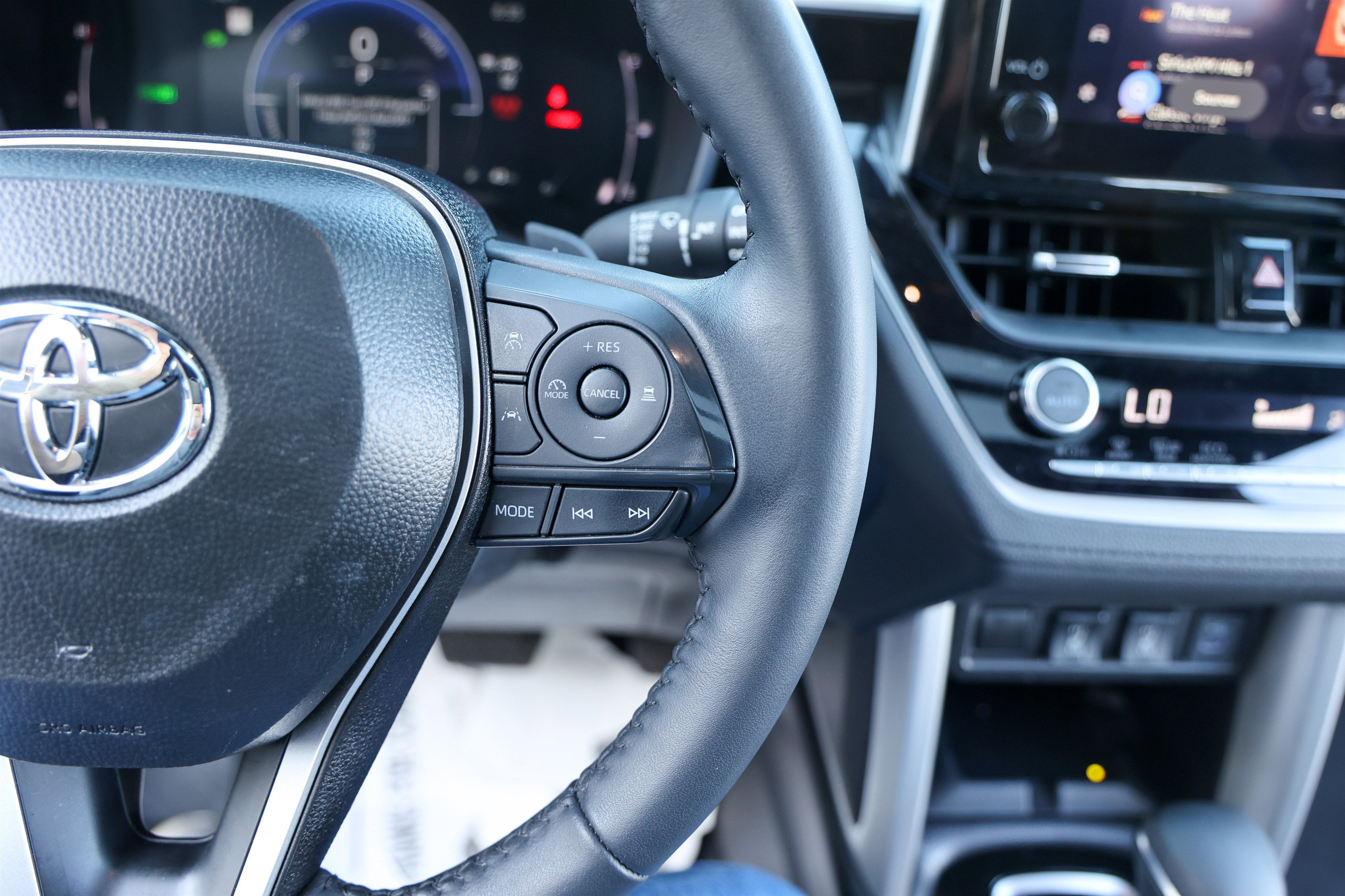 2025 Toyota COROLLA CROSS HV Hybrid XSE