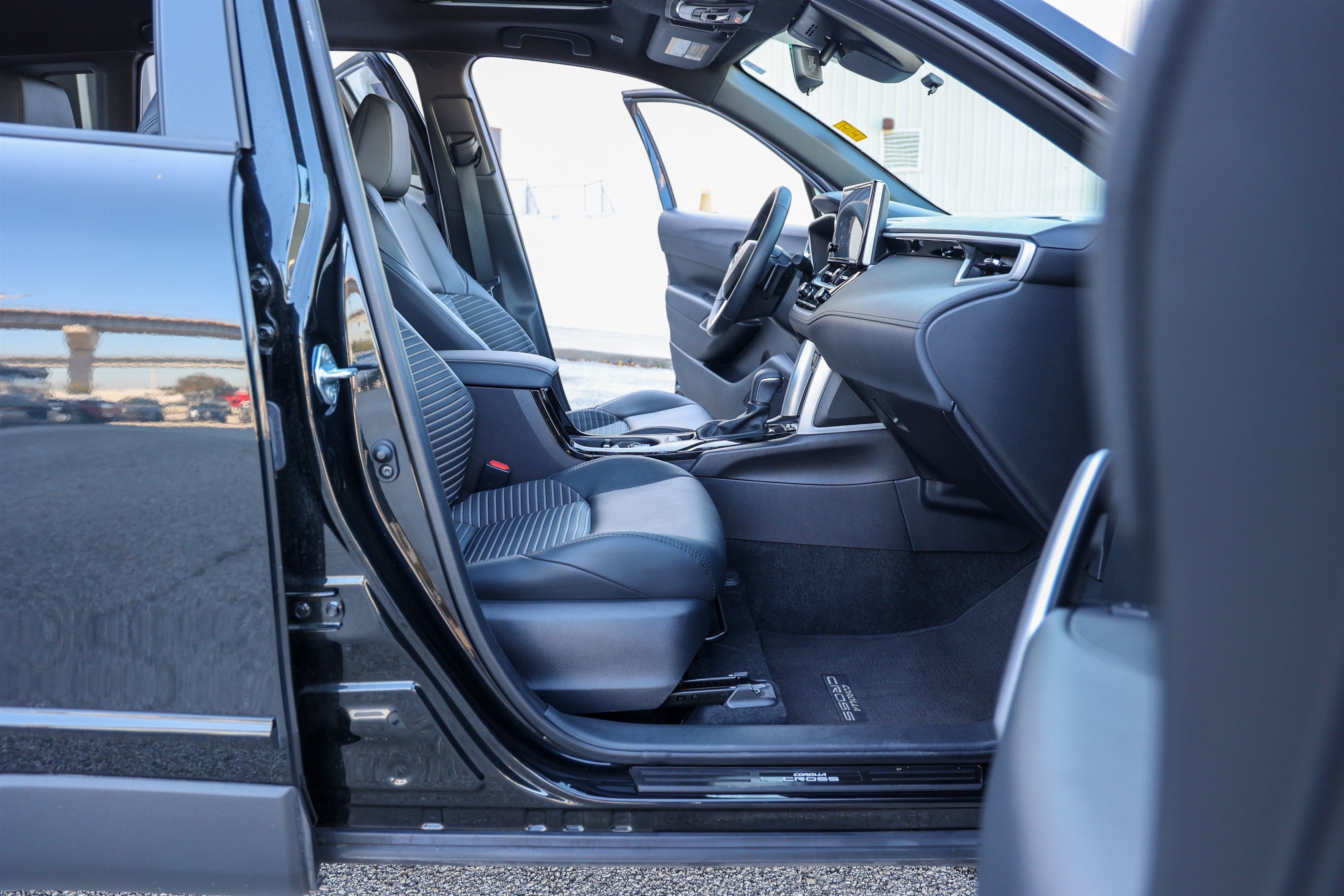 2025 Toyota COROLLA CROSS HV Hybrid XSE