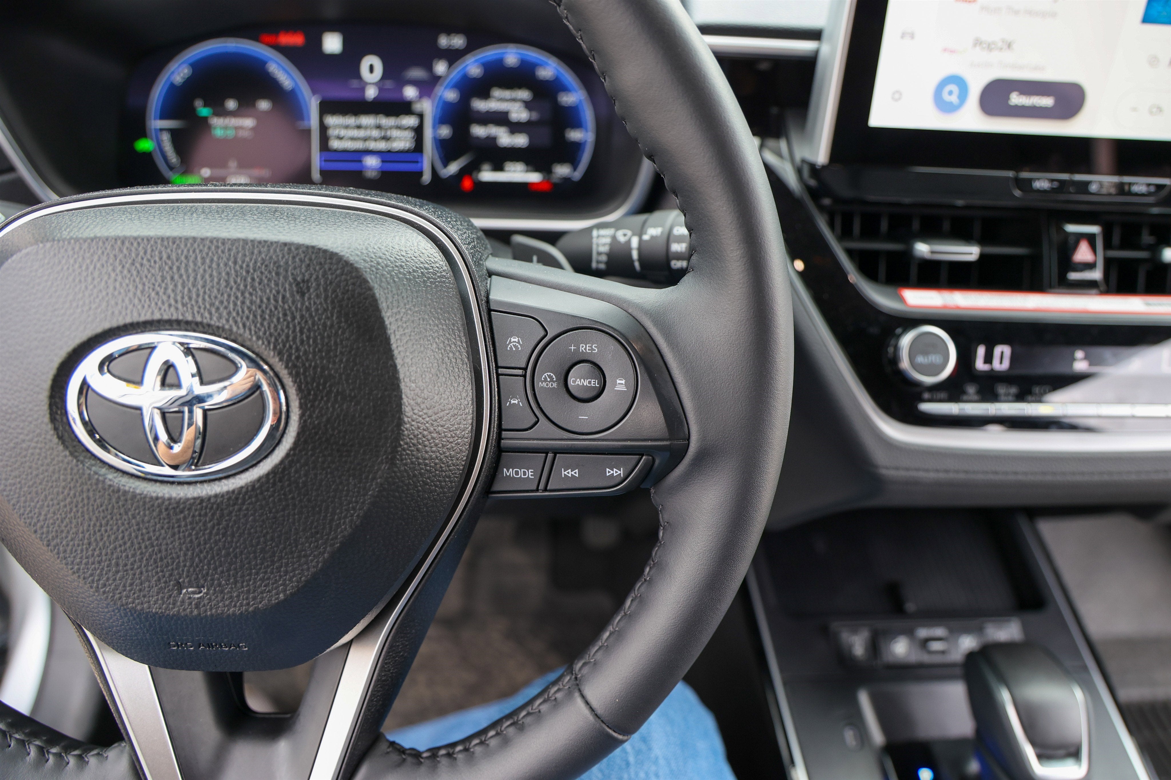 2026 Toyota COROLLA CROSS HV Hybrid XSE