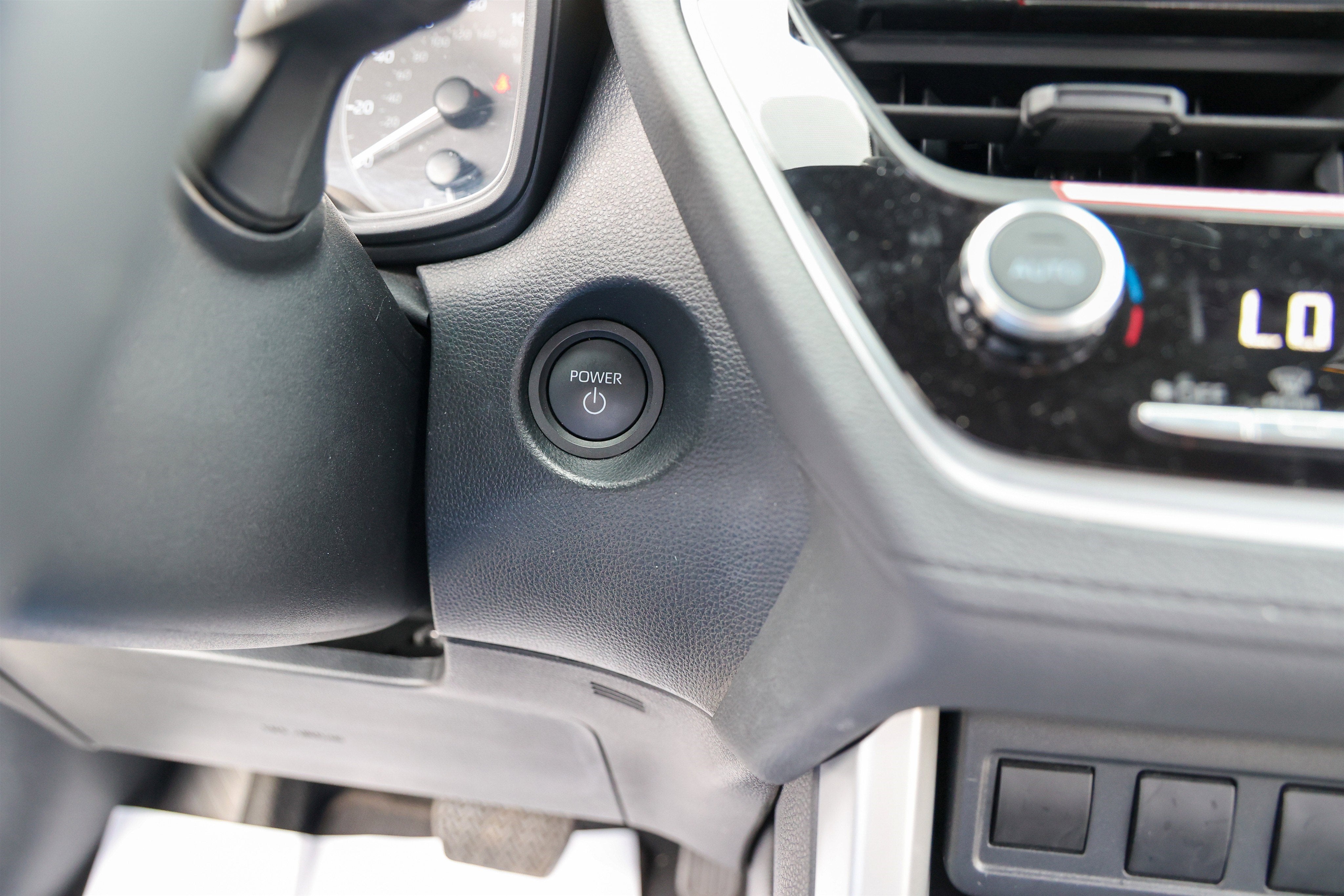 2024 Toyota COROLLA CROSS HV Hybrid SE