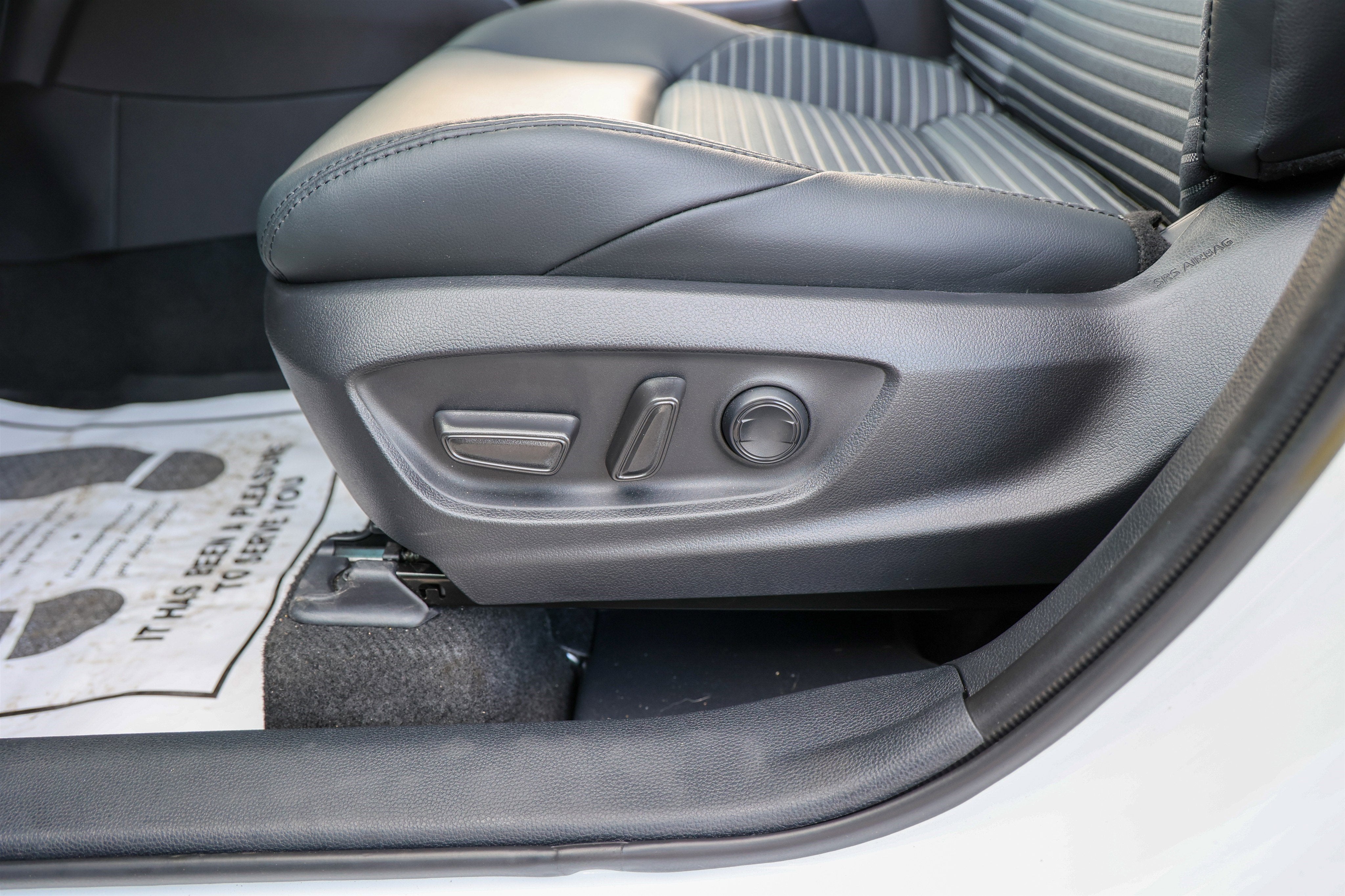 2026 Toyota COROLLA CROSS HV Hybrid XSE