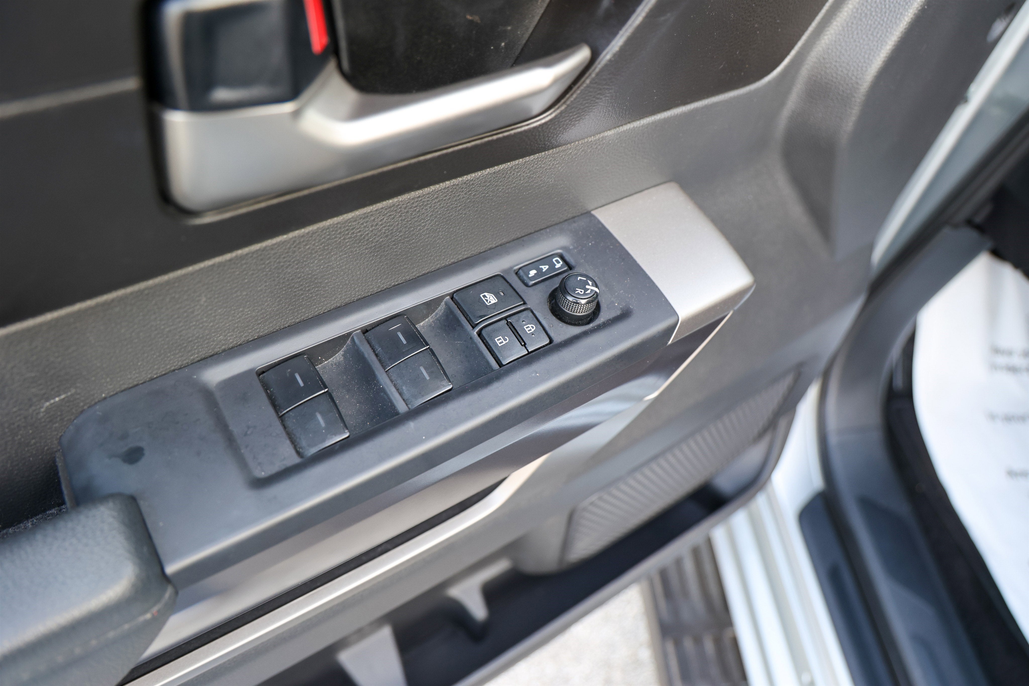 2025 Toyota Sequoia SR5