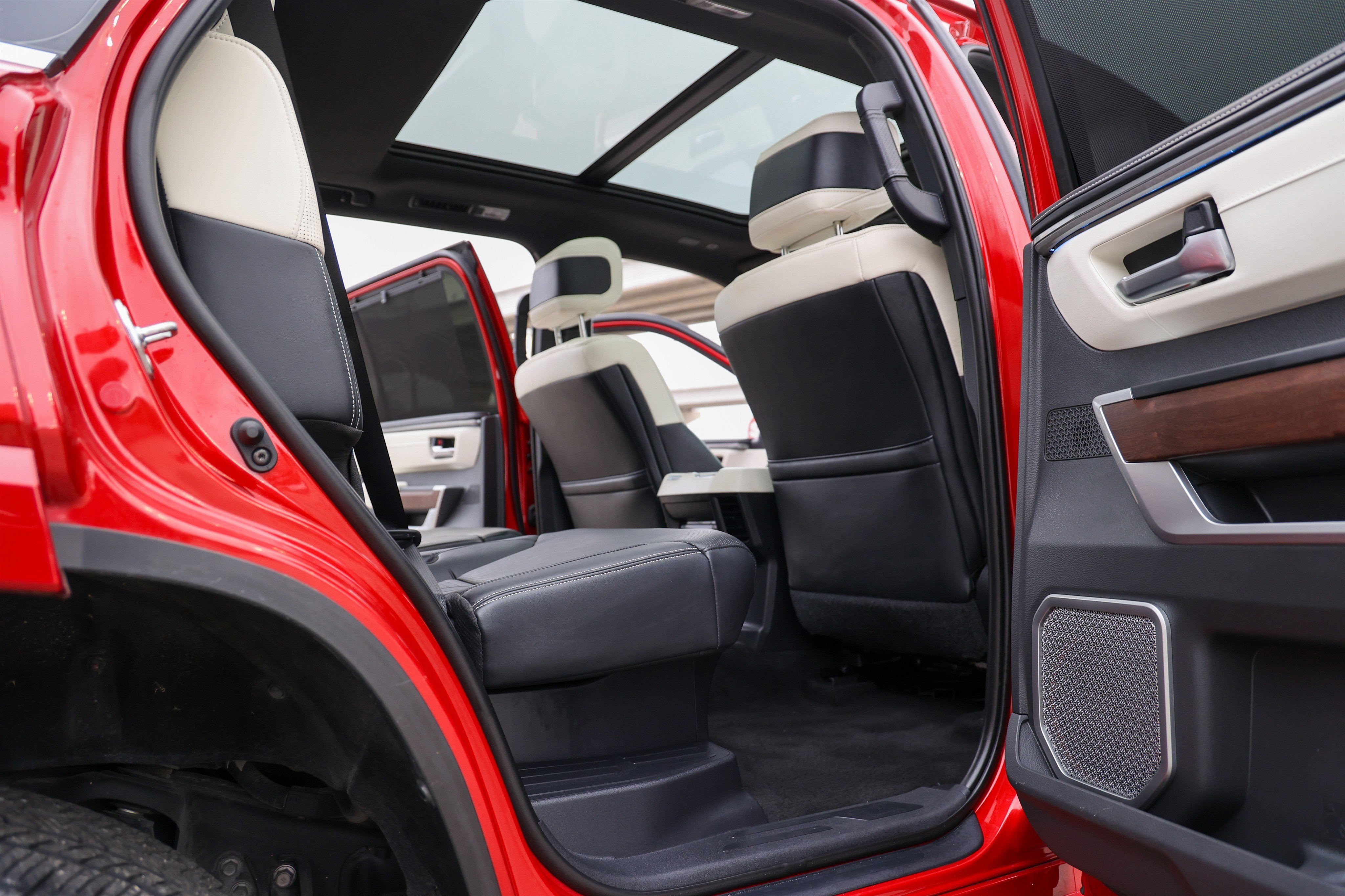 2024 Toyota SEQUOIA 4WD Capstone