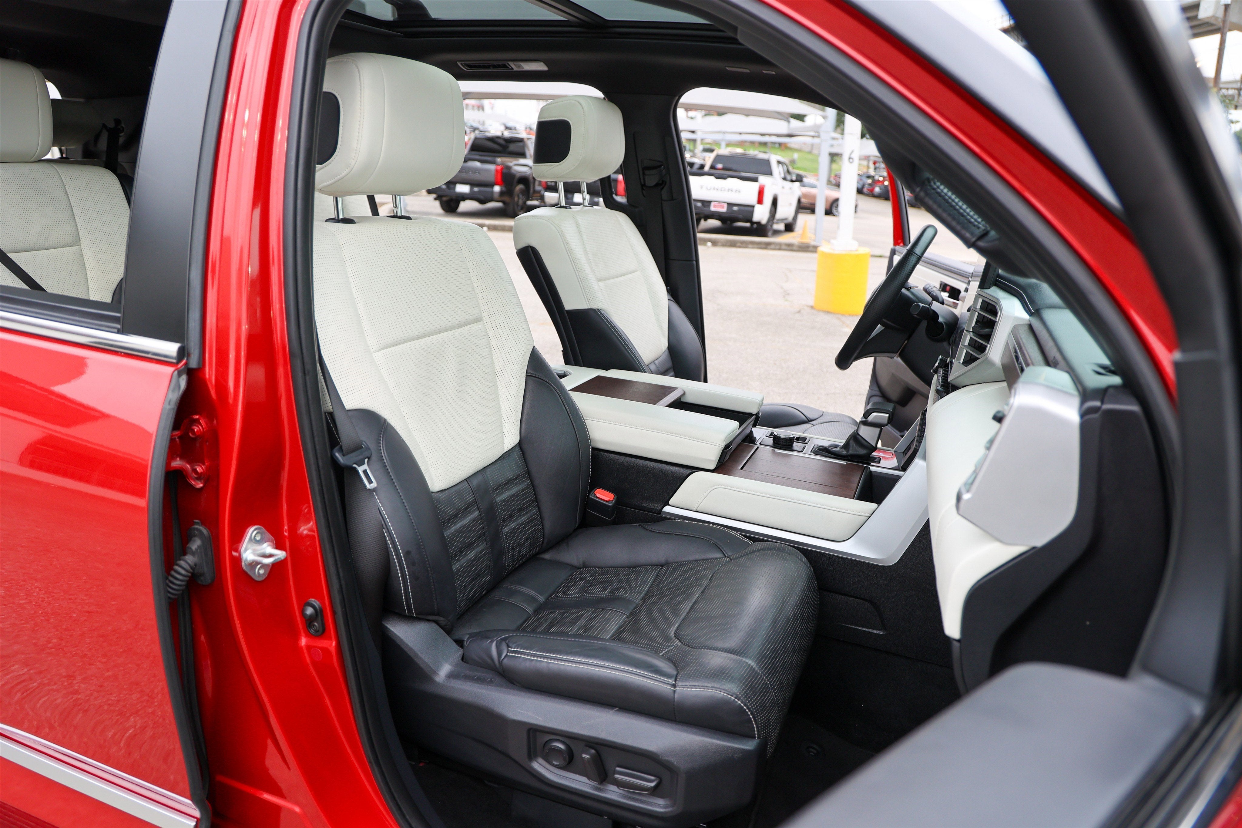 2024 Toyota SEQUOIA 4WD Capstone
