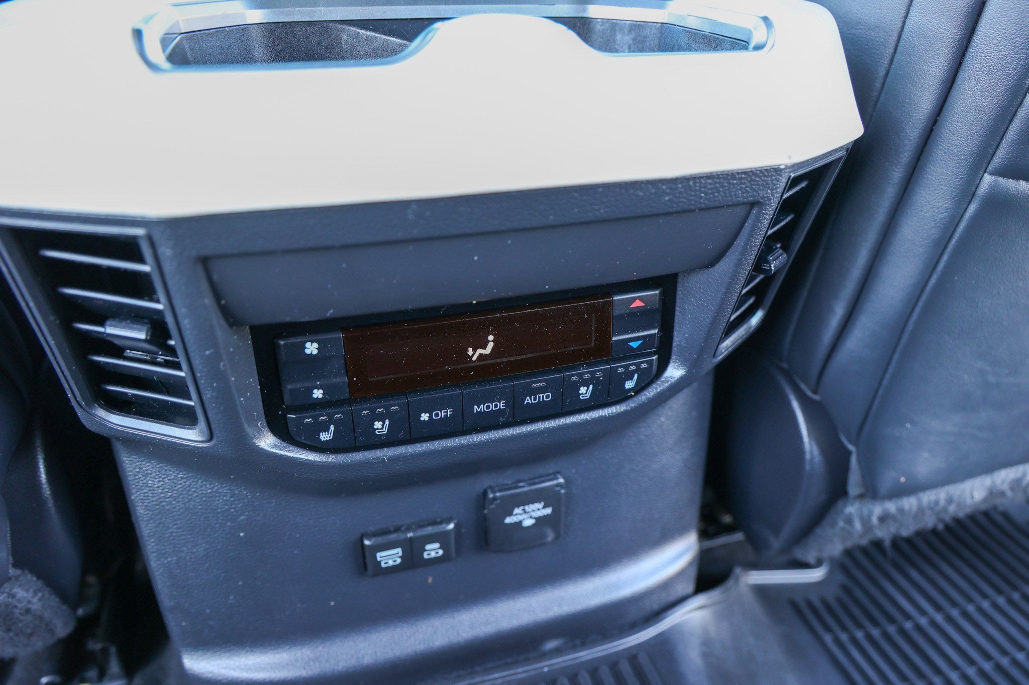 2023 Toyota SEQUOIA 4WD Capstone