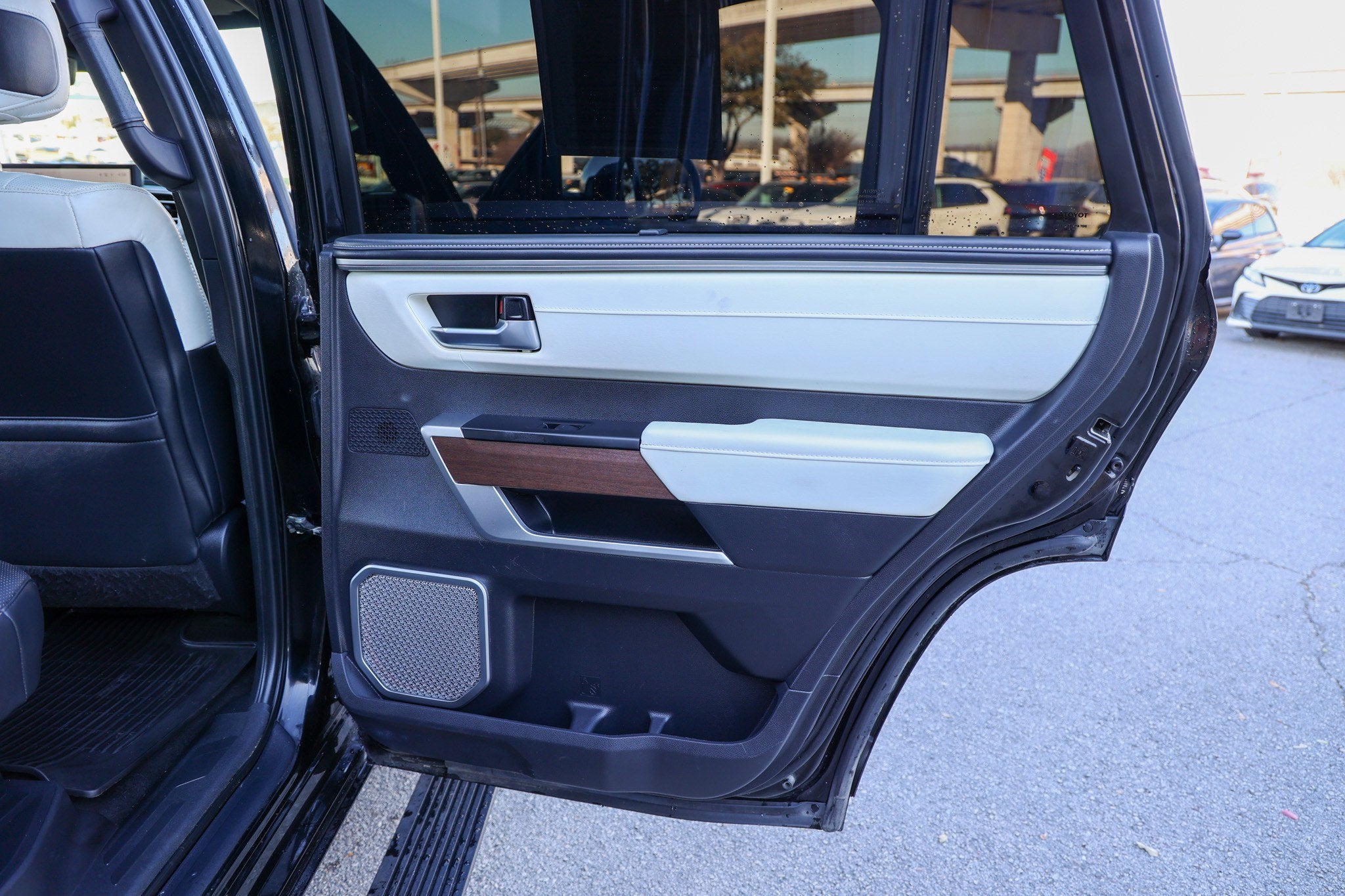 2023 Toyota SEQUOIA 4WD Capstone