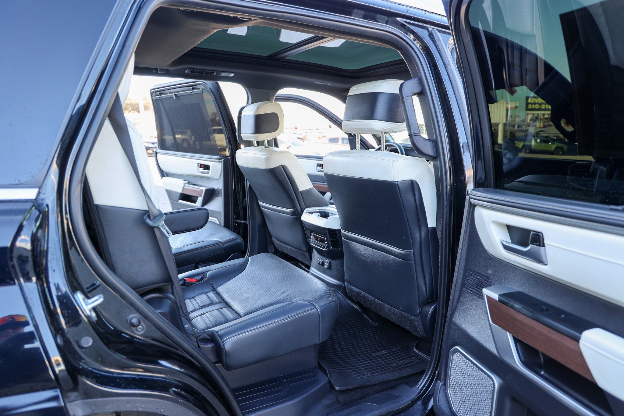 2023 Toyota SEQUOIA 4WD Capstone