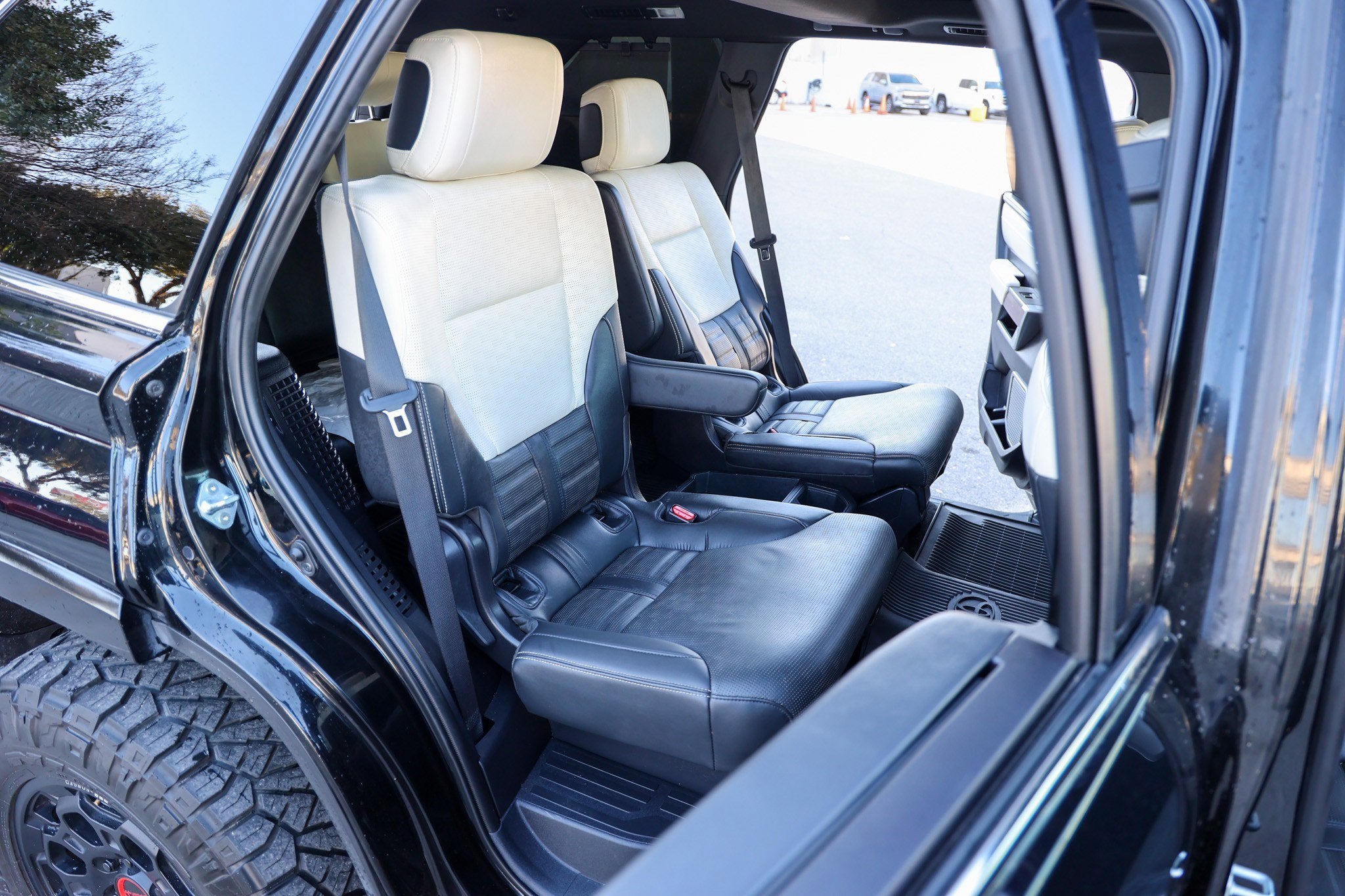 2023 Toyota SEQUOIA 4WD Capstone