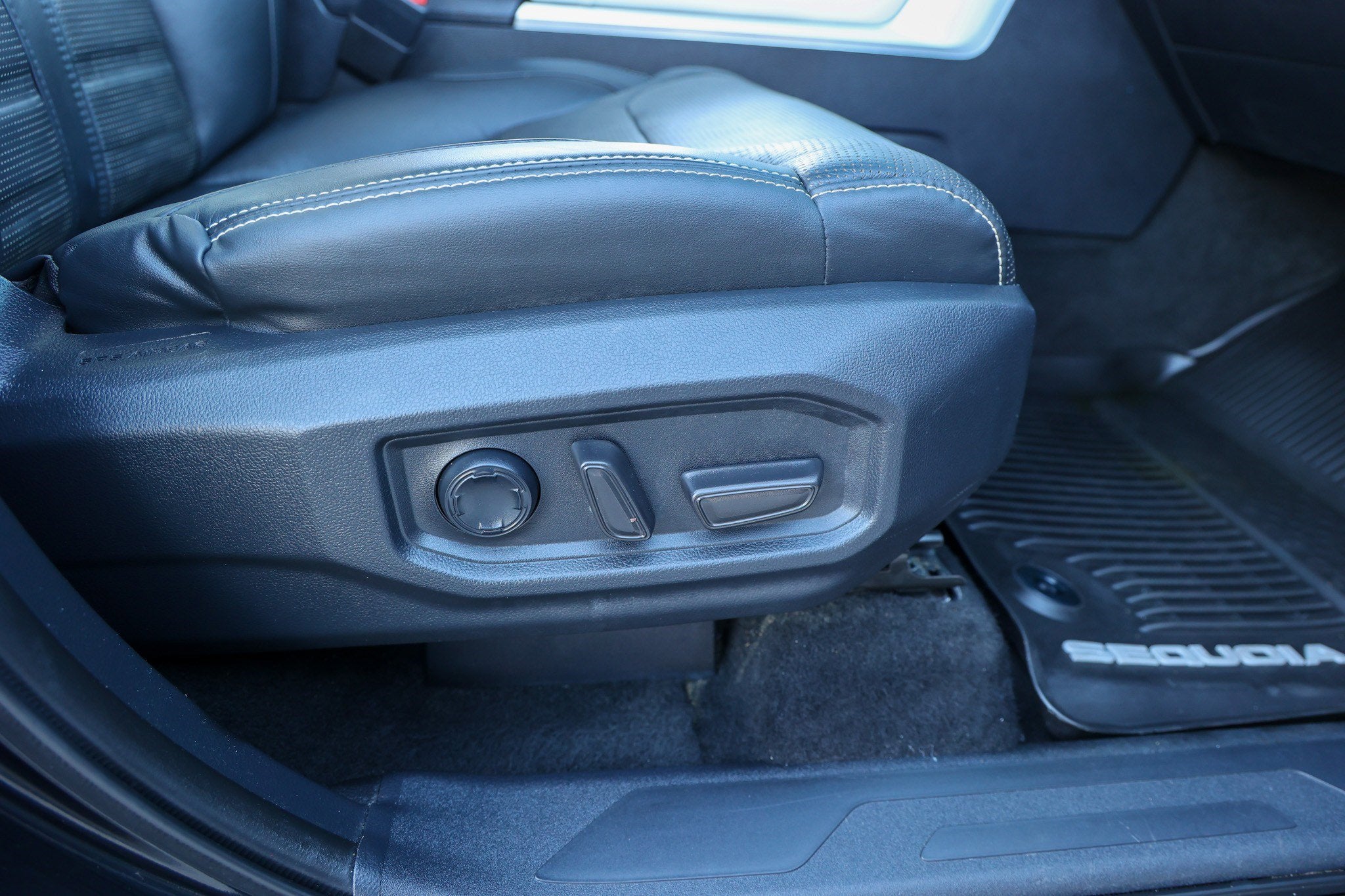 2023 Toyota SEQUOIA 4WD Capstone