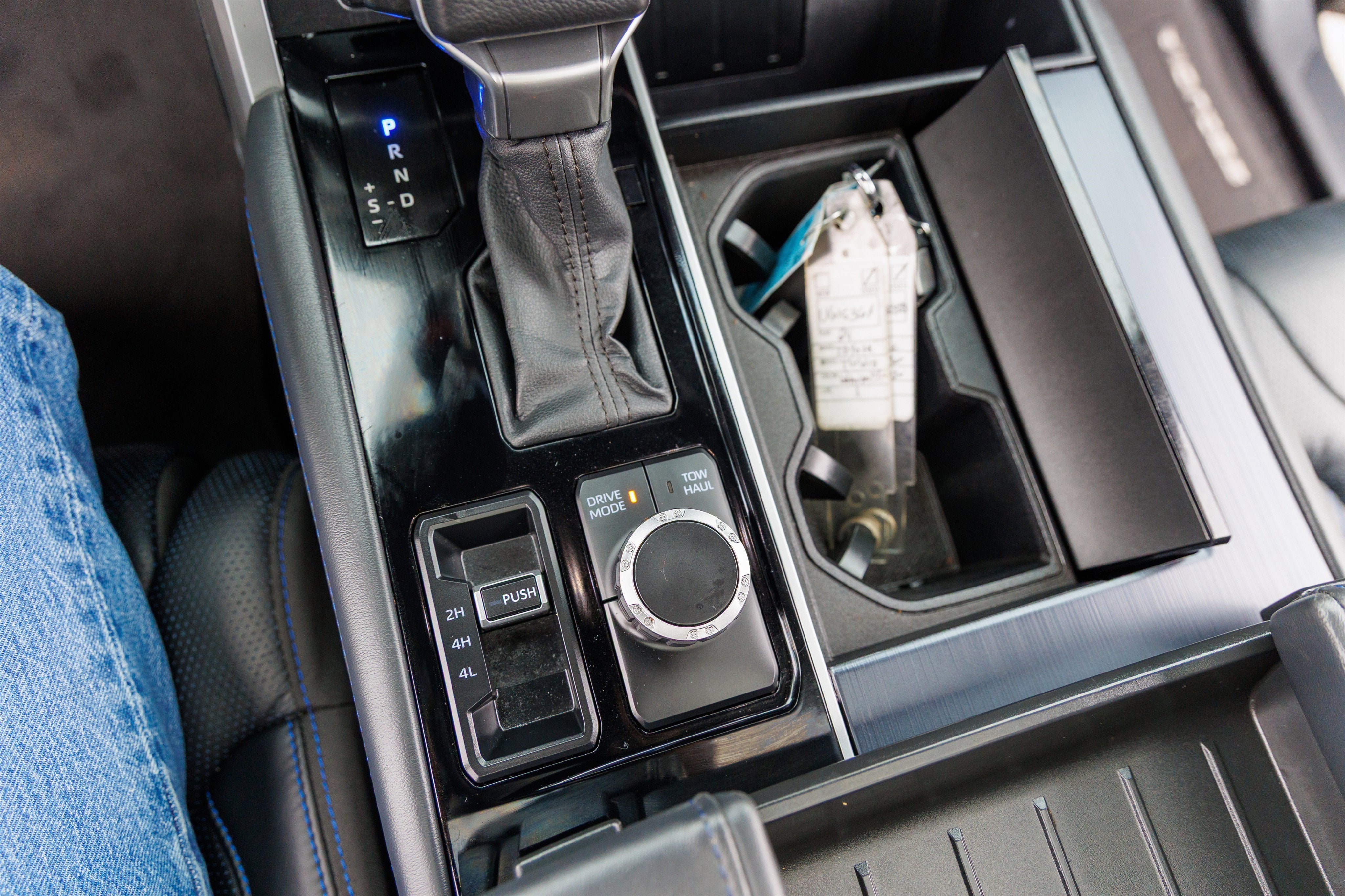 2024 Toyota SEQUOIA 4WD Platinum