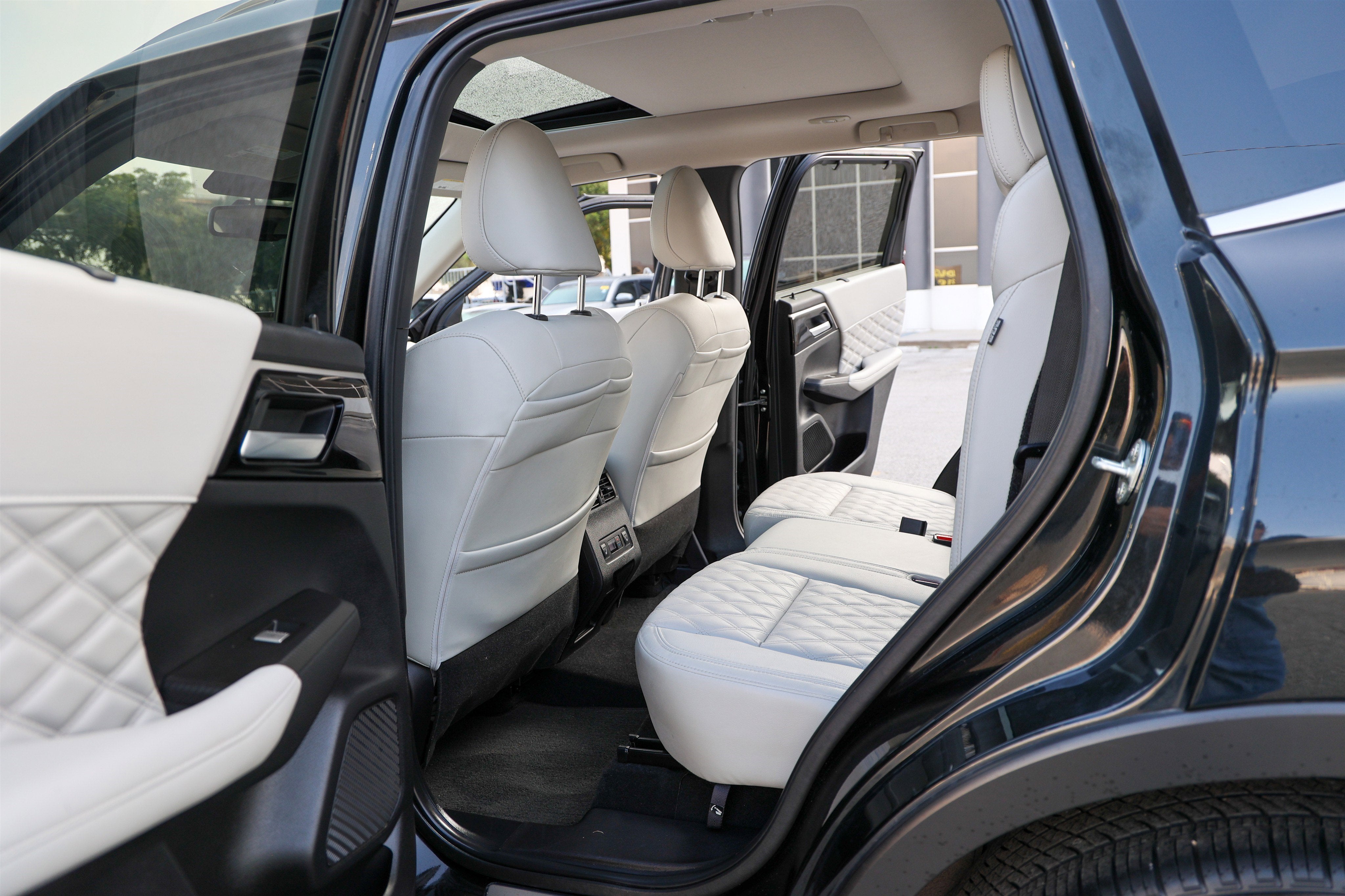 2024 Mitsubishi Outlander SEL Black Edition